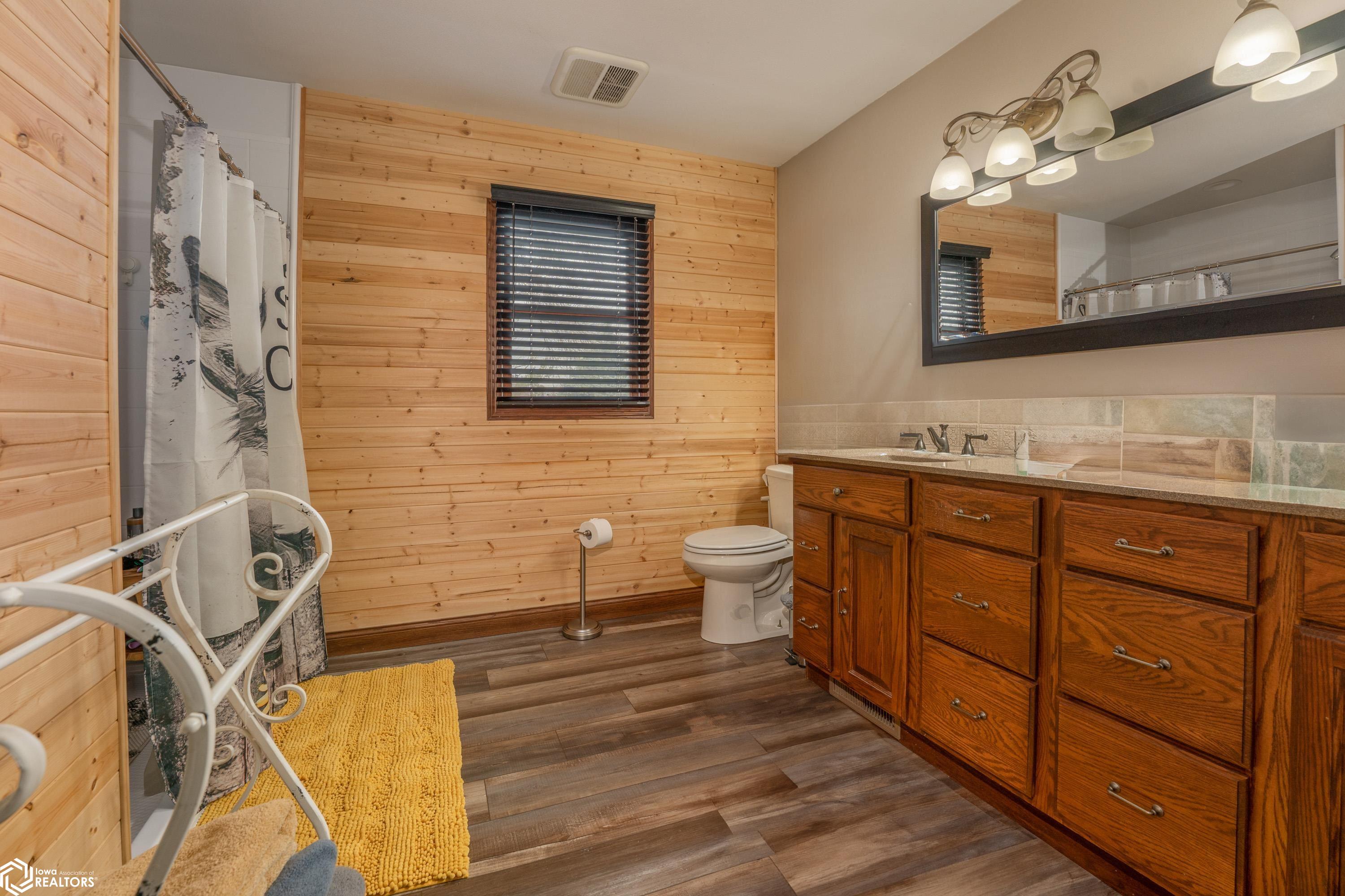902 N Shore Drive, Clear Lake, Iowa image 20