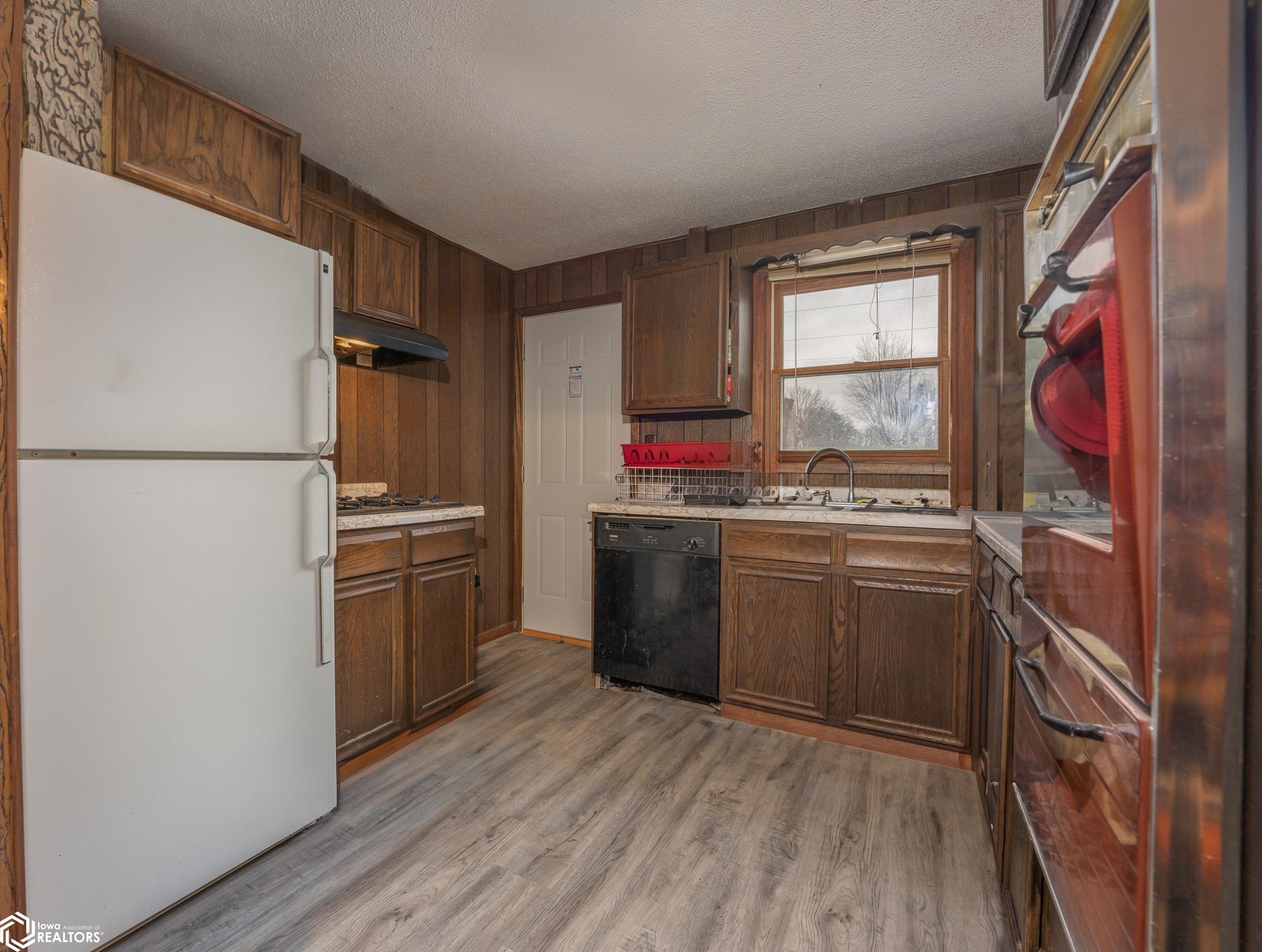 902 N Shore Drive, Clear Lake, Iowa image 25