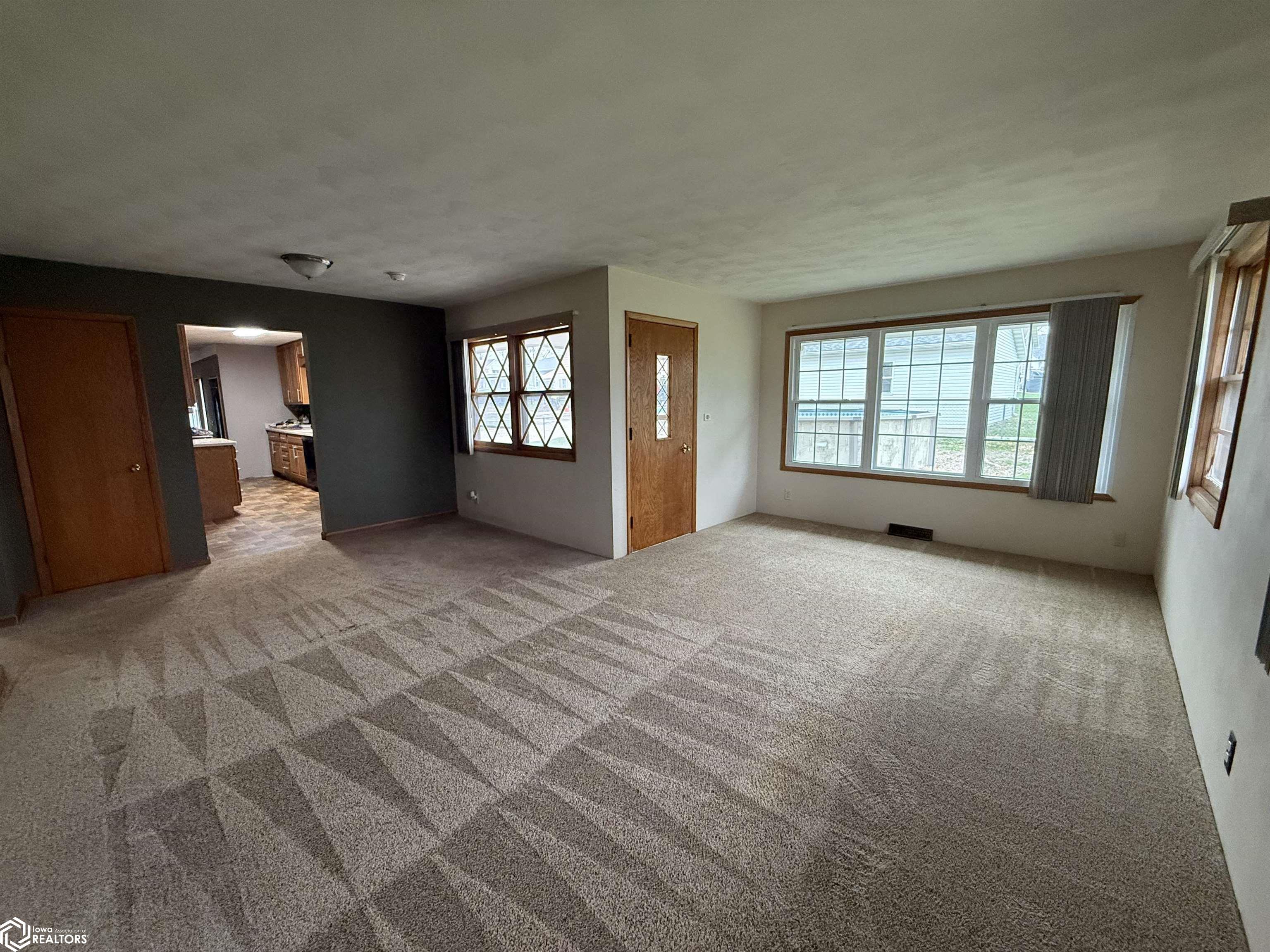 1841 Kirkwood, Burlington, Iowa image 3