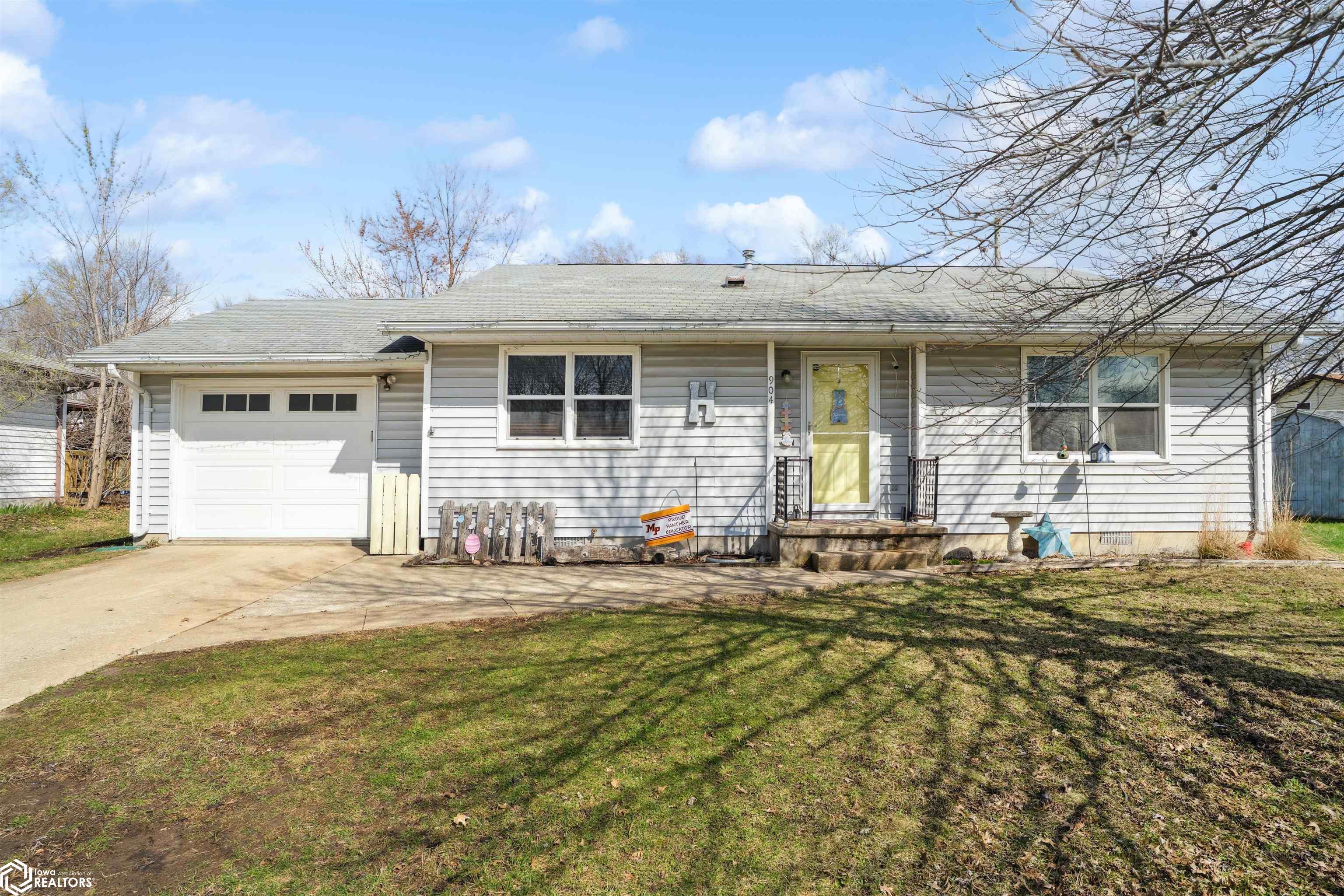 904 S Adams Street, Mount Pleasant, Iowa image 1