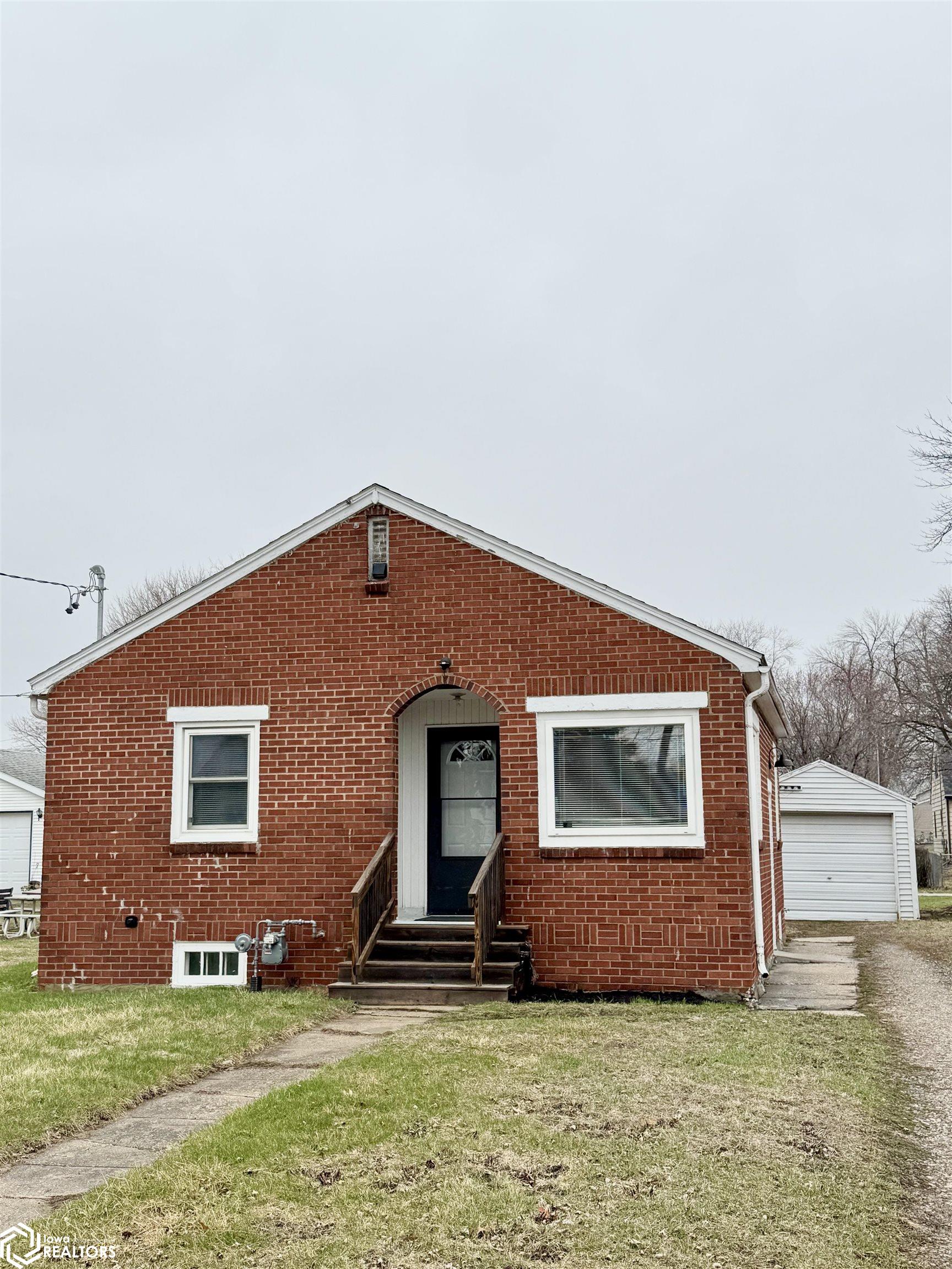 2346 21st Street, Mason City, Iowa image 2