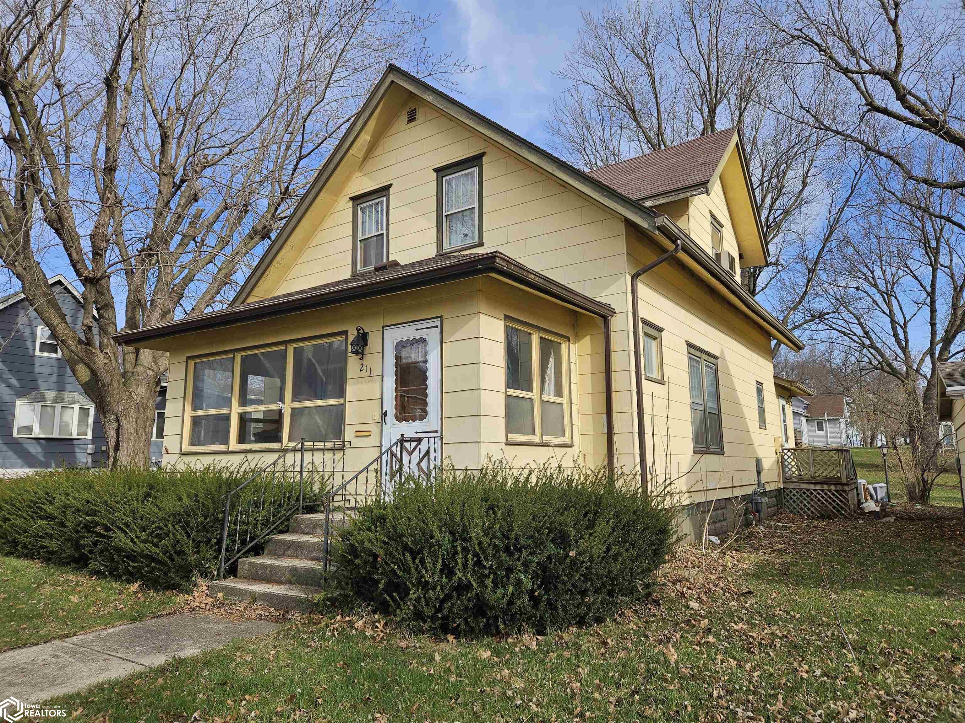 211 2nd Street, Manning, Iowa image 2