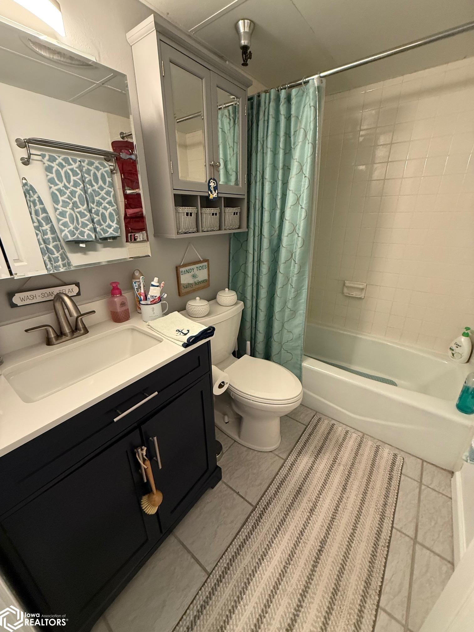 2700 N Shore Drive #706, Clear Lake, Iowa image 7