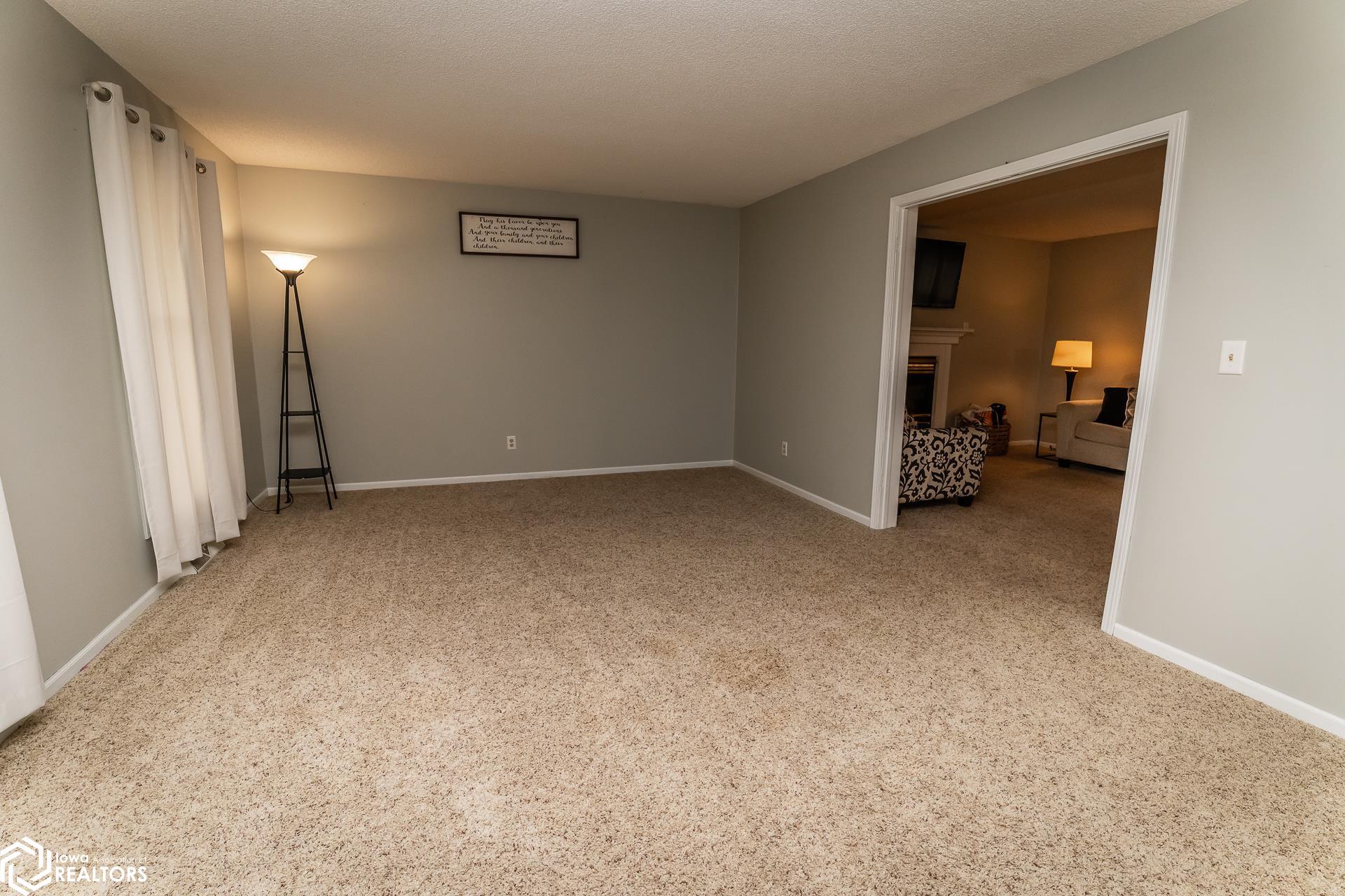 1309 Emerald Drive, Marshalltown, Iowa image 12