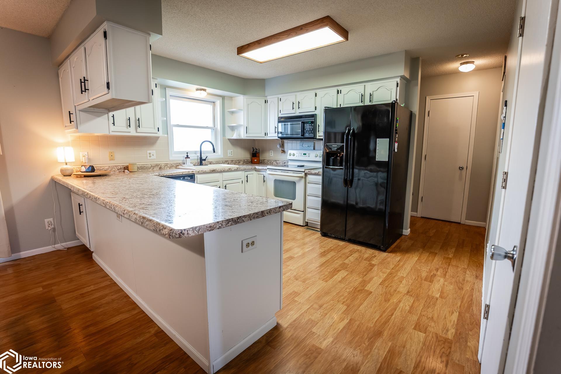 1309 Emerald Drive, Marshalltown, Iowa image 16