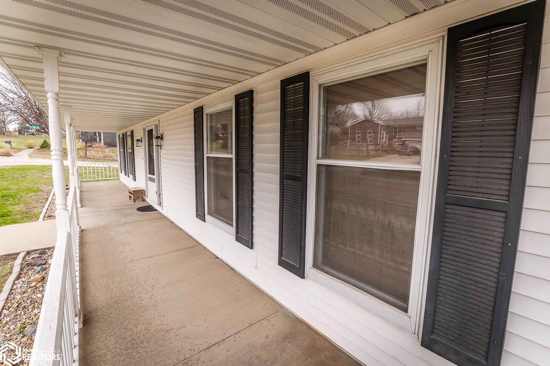 1309 Emerald Drive, Marshalltown, Iowa image 4