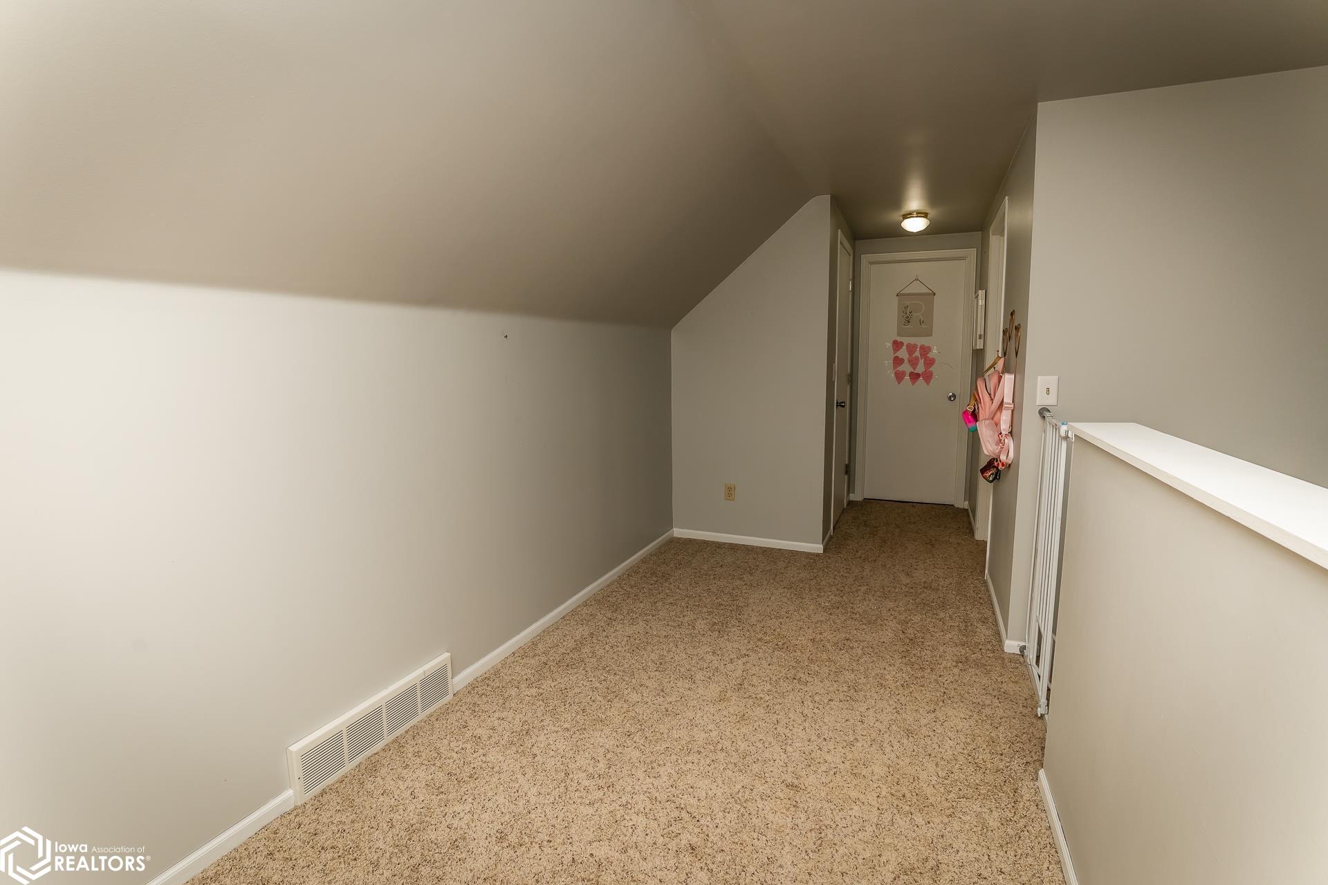 1309 Emerald Drive, Marshalltown, Iowa image 31