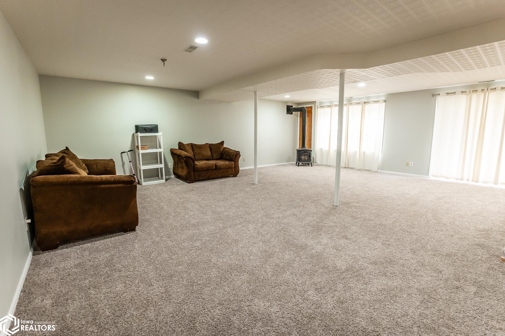 1309 Emerald Drive, Marshalltown, Iowa image 38