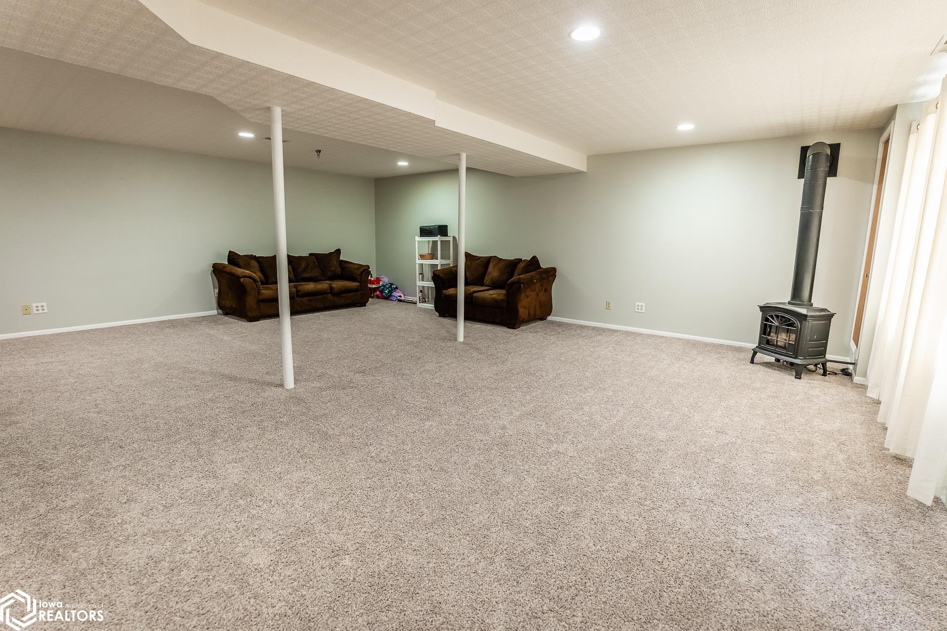 1309 Emerald Drive, Marshalltown, Iowa image 39