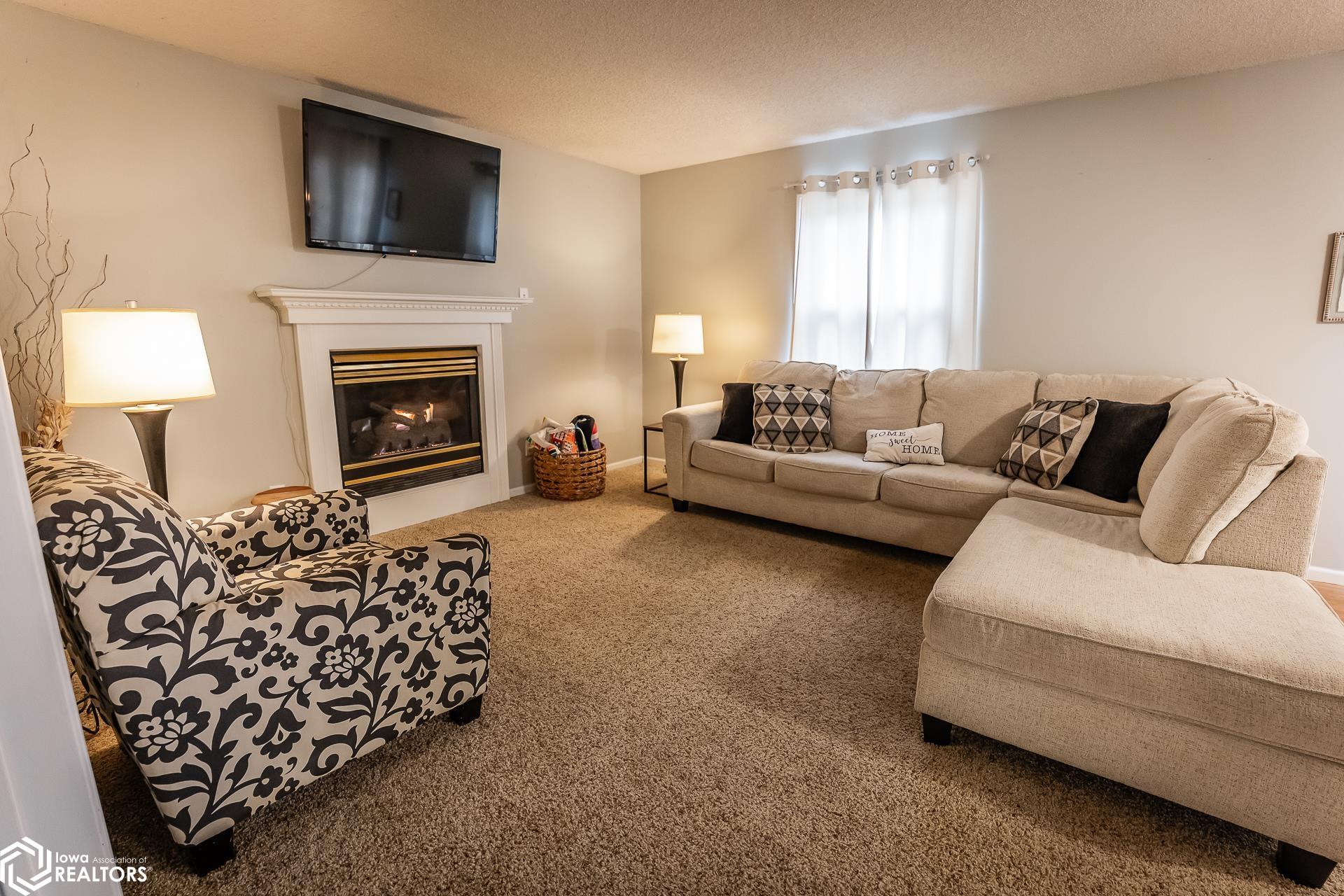 1309 Emerald Drive, Marshalltown, Iowa image 9