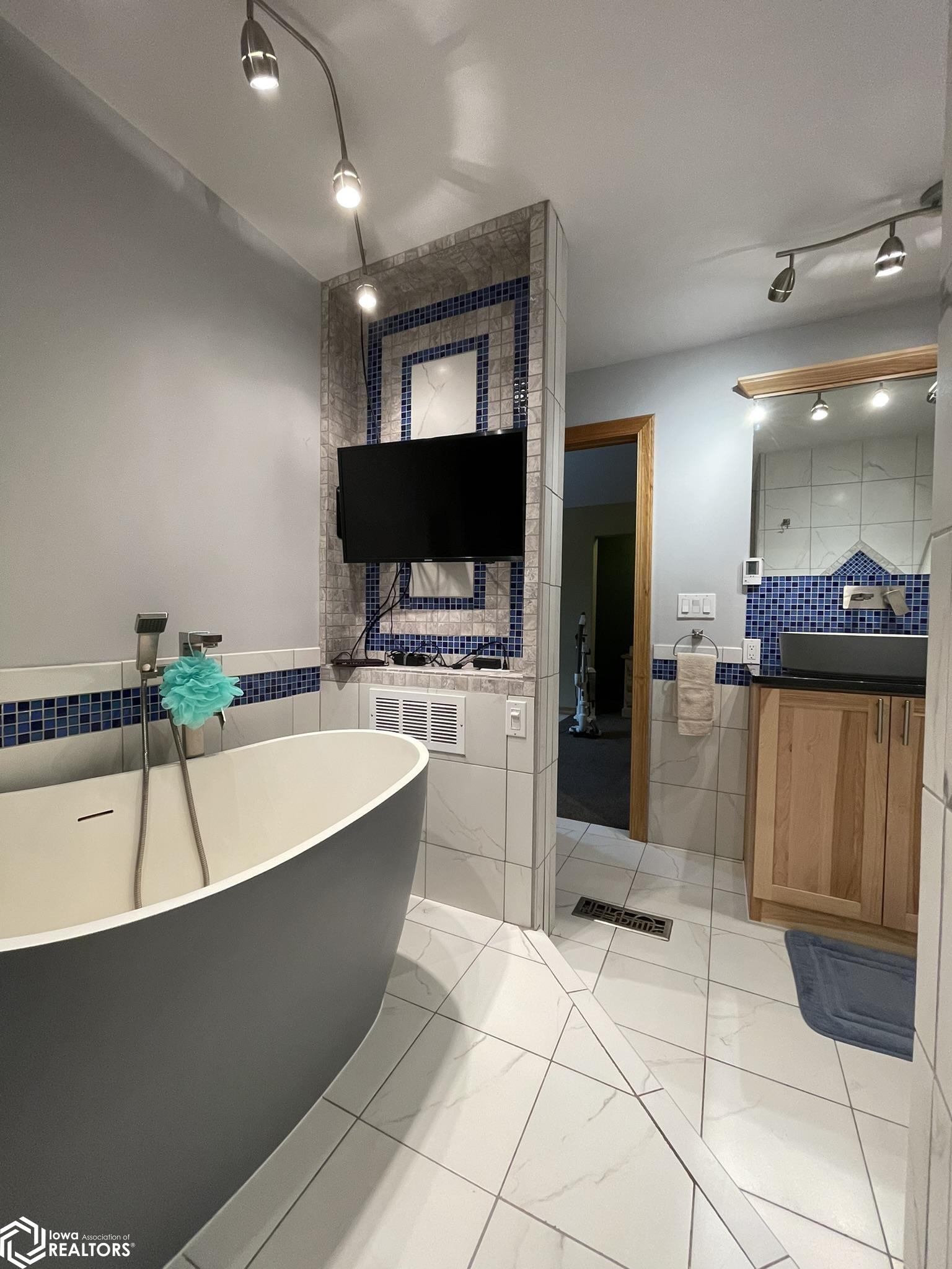 1604 Sunnyside Lane, Atlantic, Iowa image 37
