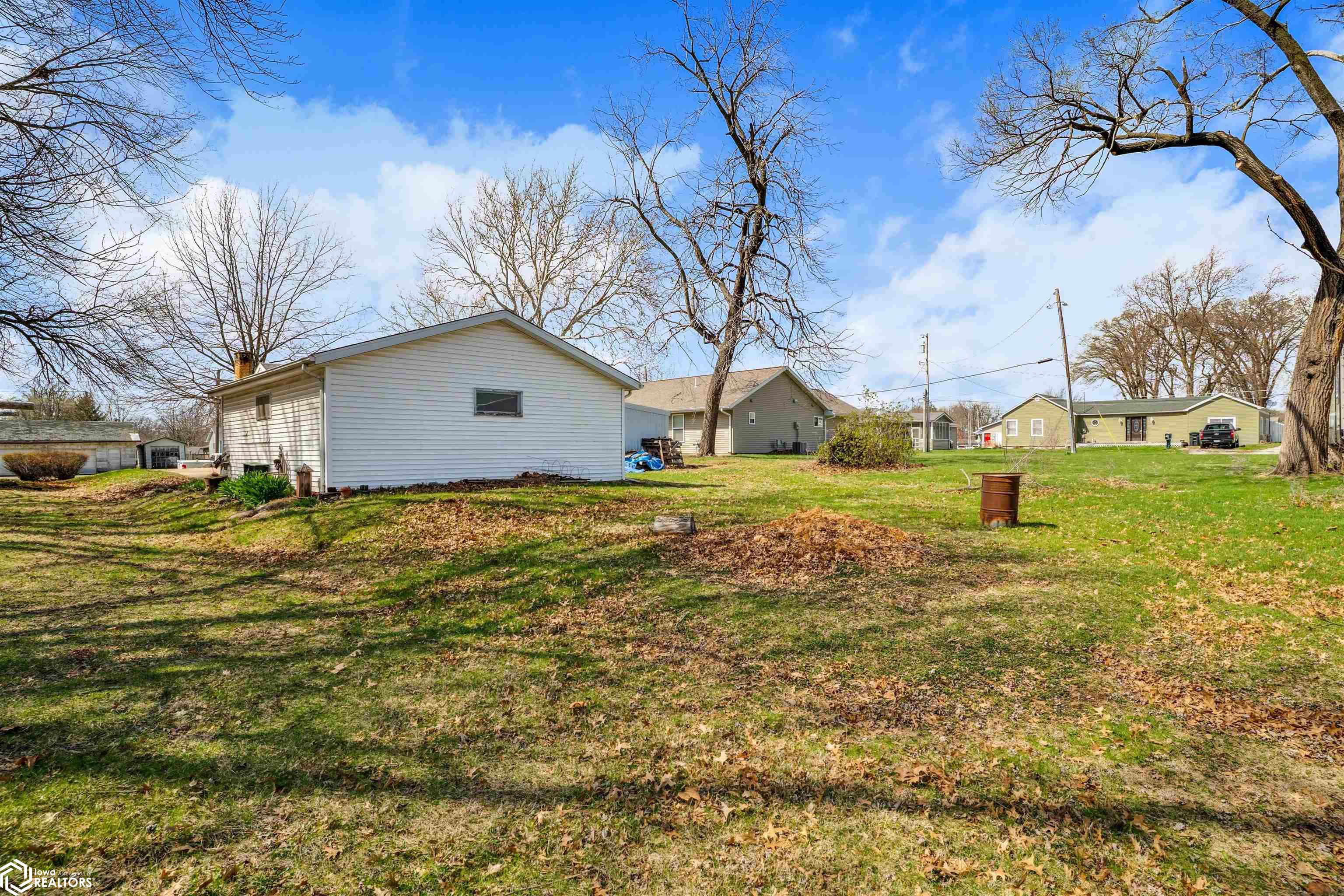 906 N Main, Mount Pleasant, Iowa image 24