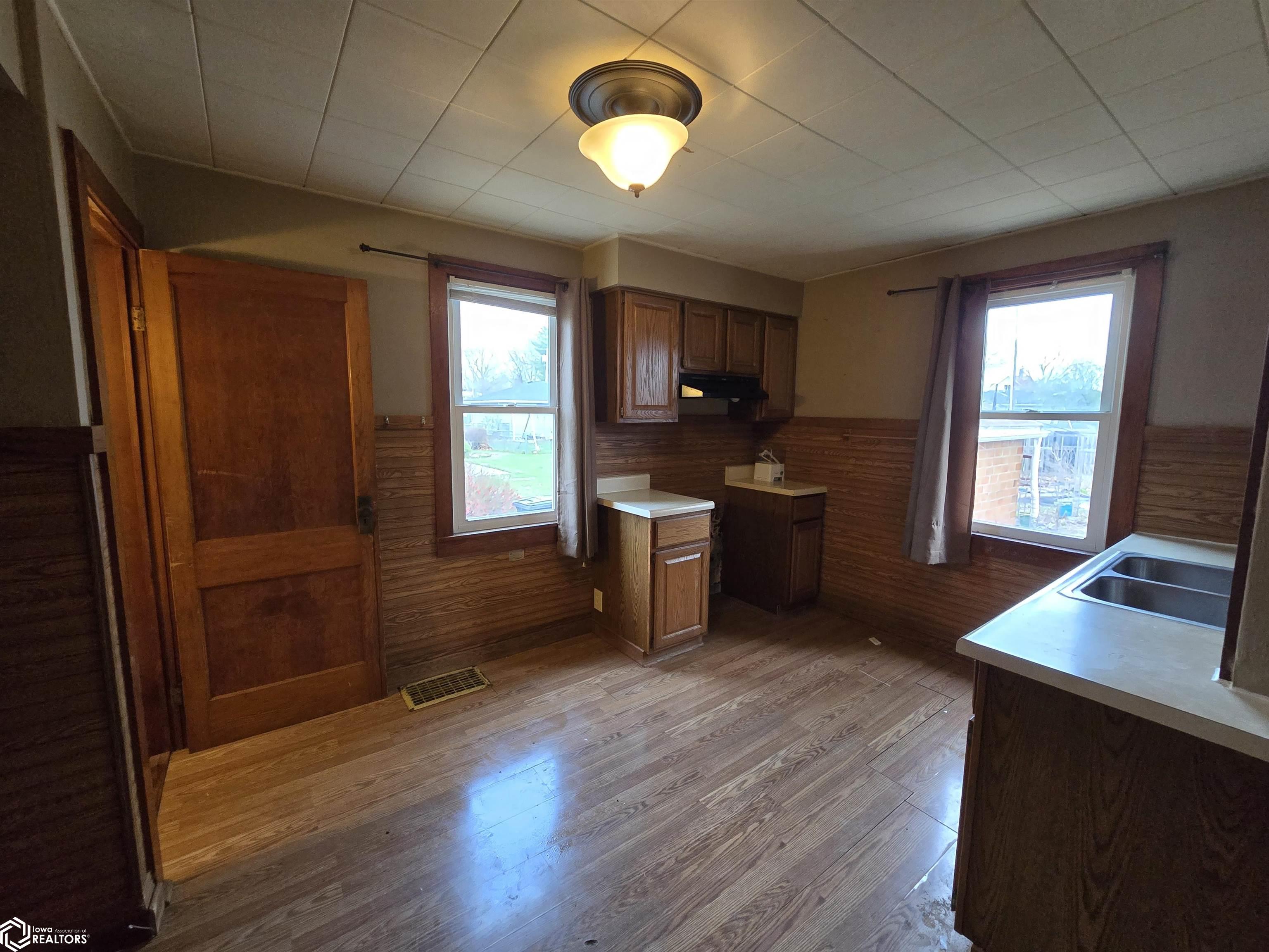 805 E Monroe Street, Mount Pleasant, Iowa image 13