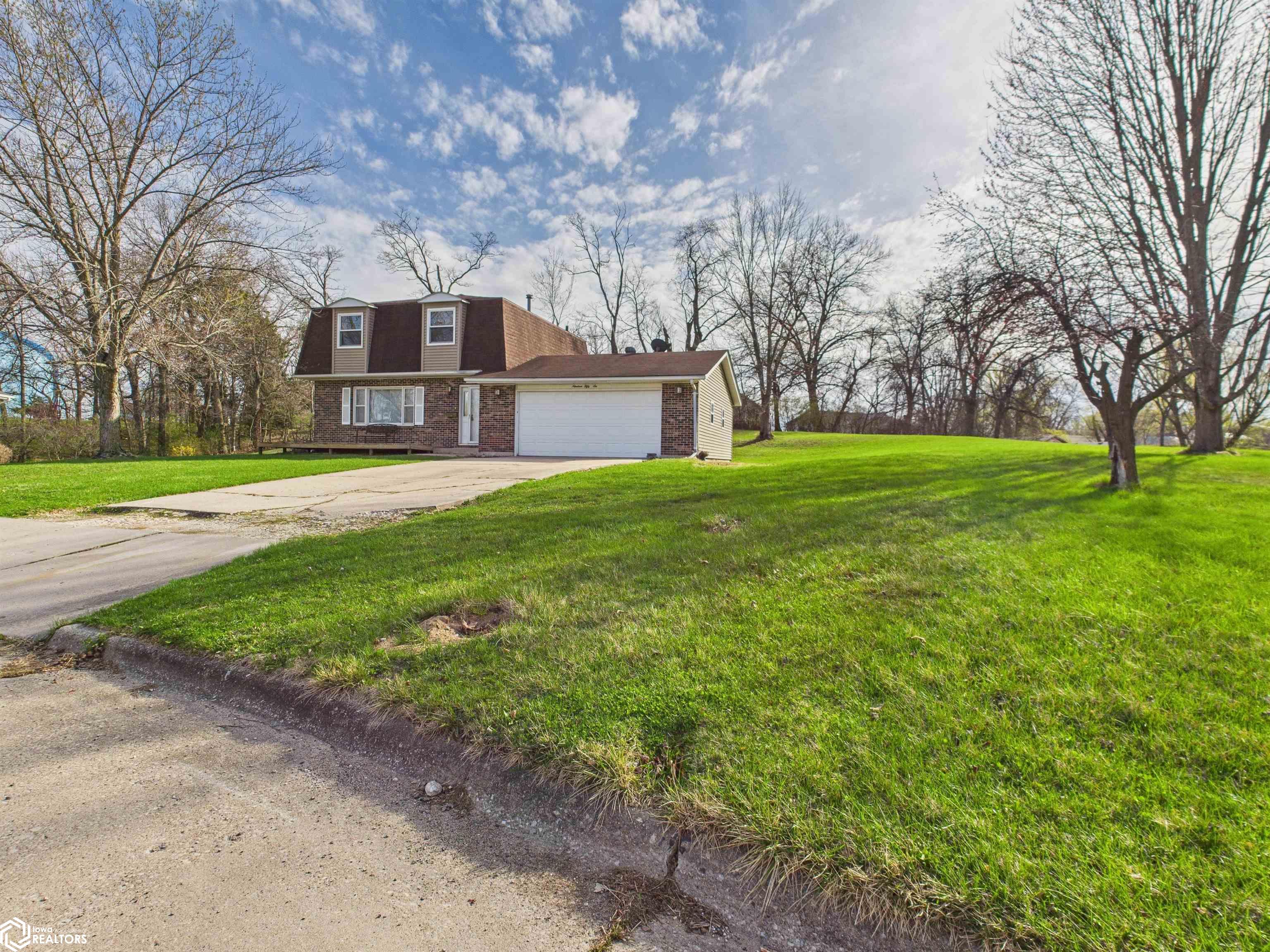 1956 Gladstone Street, Ottumwa, Iowa image 1