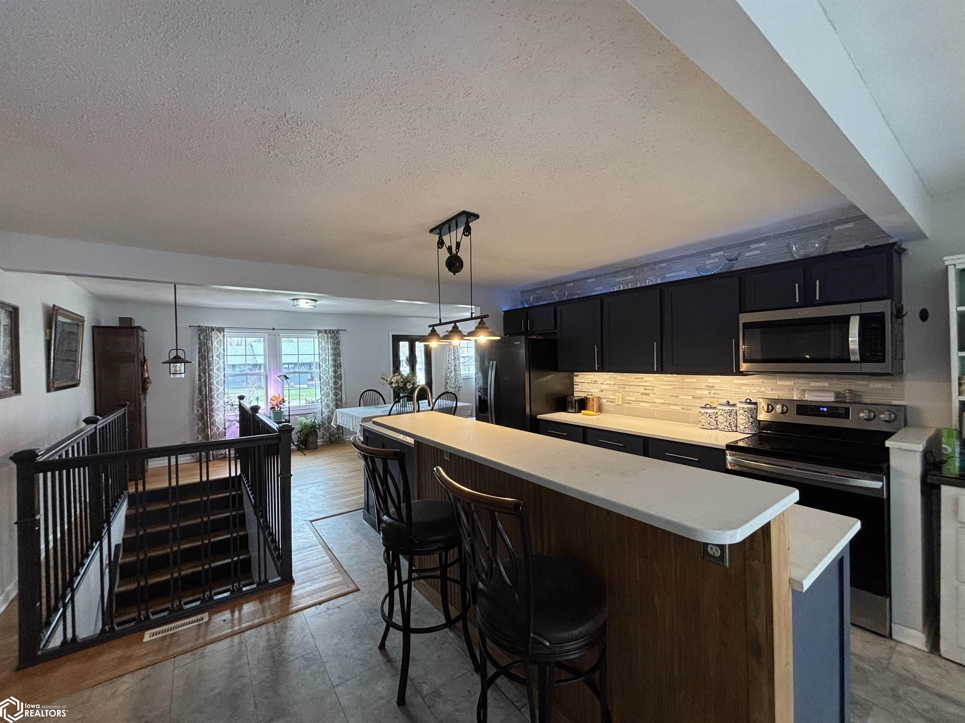 404 E Fillmore Avenue, Fairfield, Iowa image 2