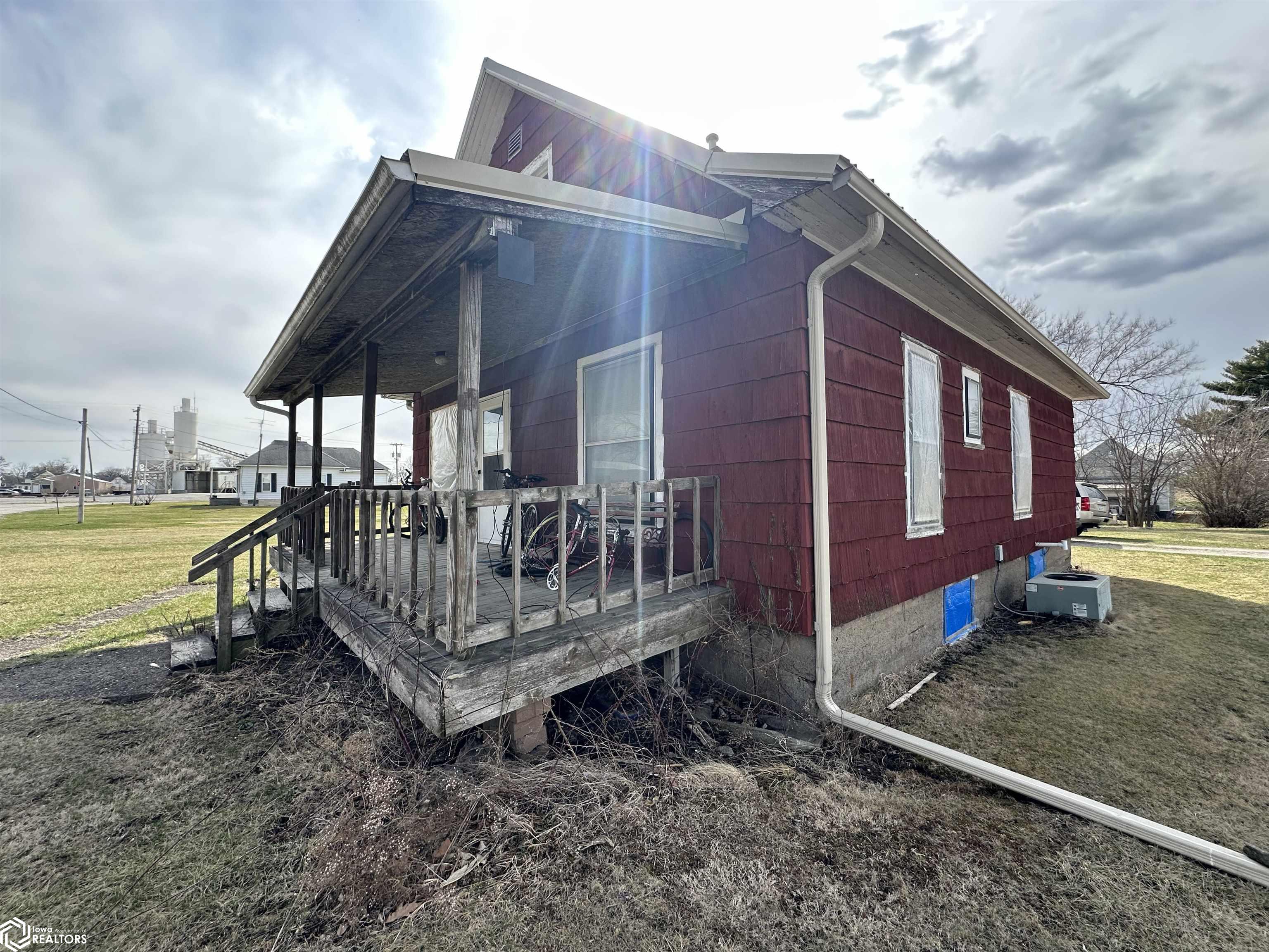 321 N C Street, Albia, Iowa image 2