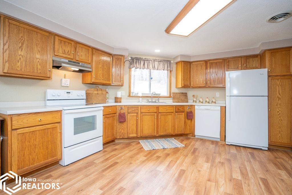 2057 Larrys Drive, Brooklyn, Iowa image 15