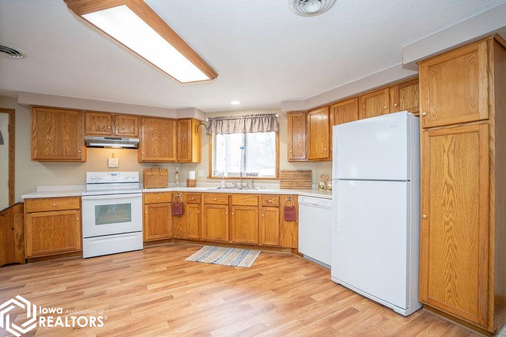 2057 Larrys Drive, Brooklyn, Iowa image 17