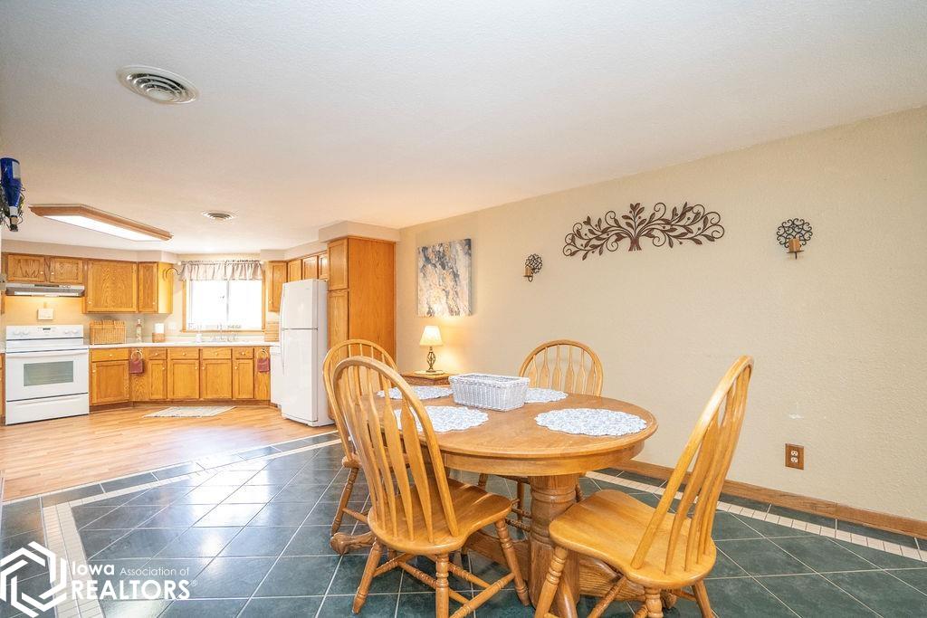 2057 Larrys Drive, Brooklyn, Iowa image 20