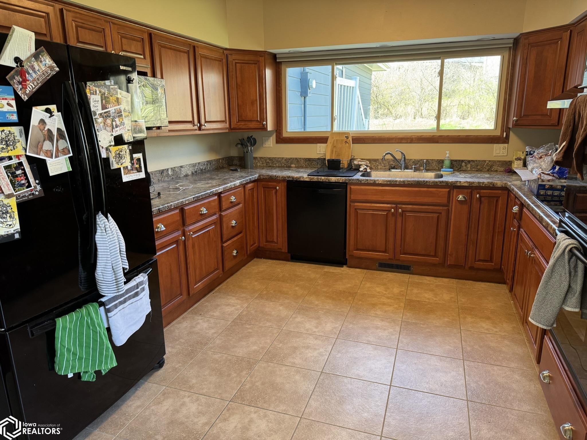 1204 Ashley Drive, Iowa City, Iowa image 3
