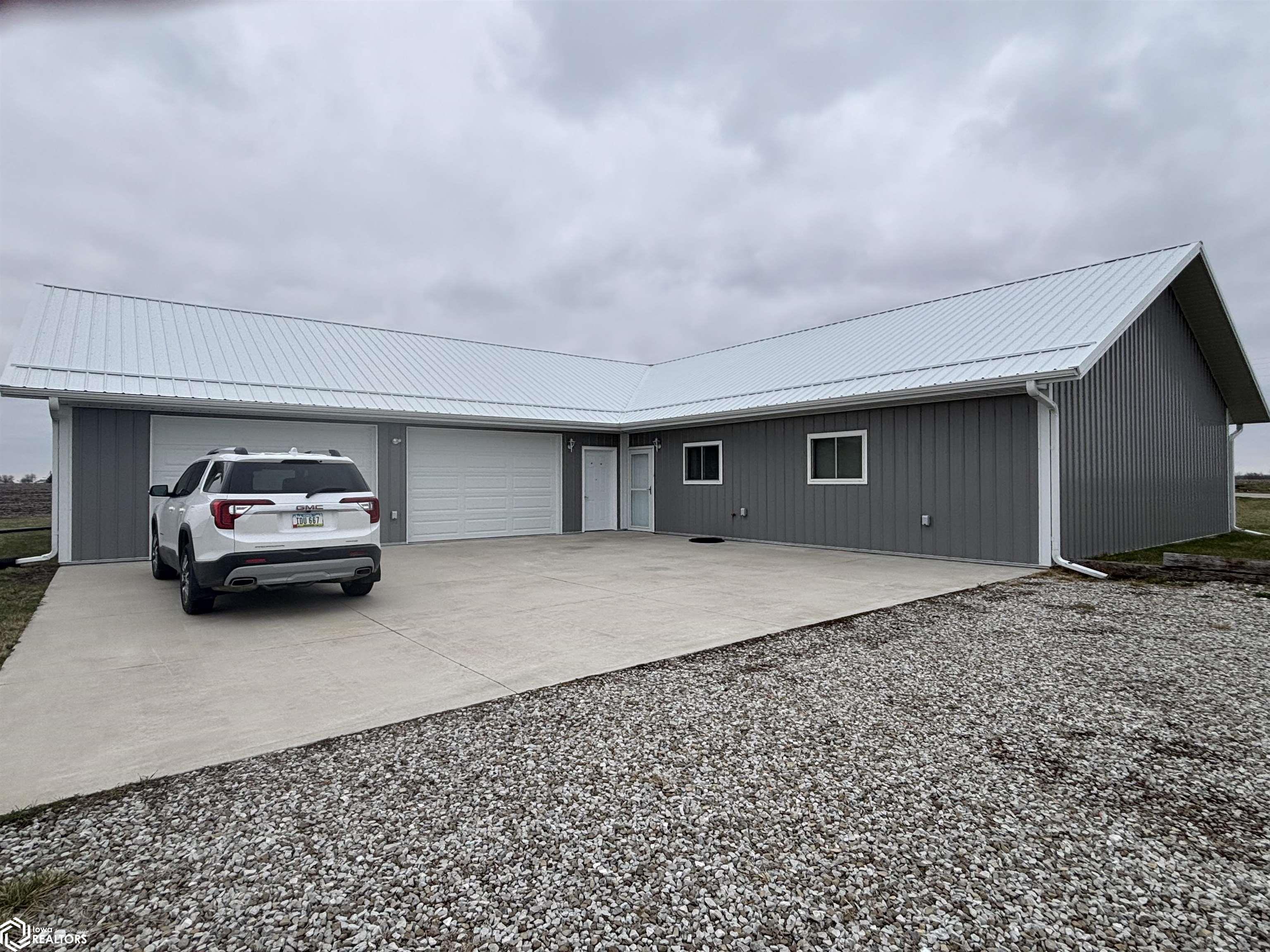 1505 240th Street, Libertyville, Iowa image 2