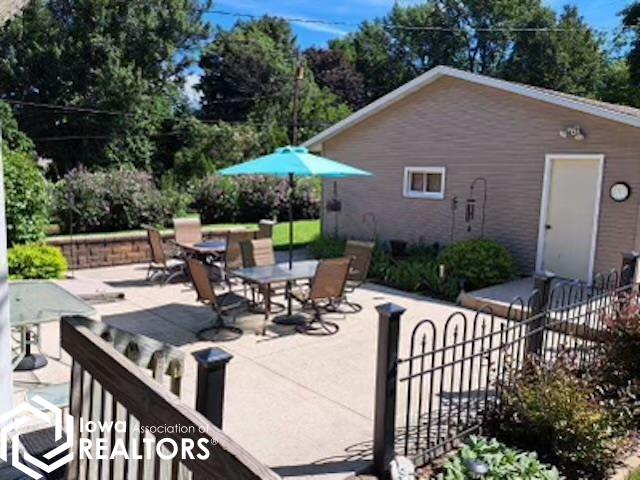 824 S 2nd Avenue, Washington, Iowa image 3