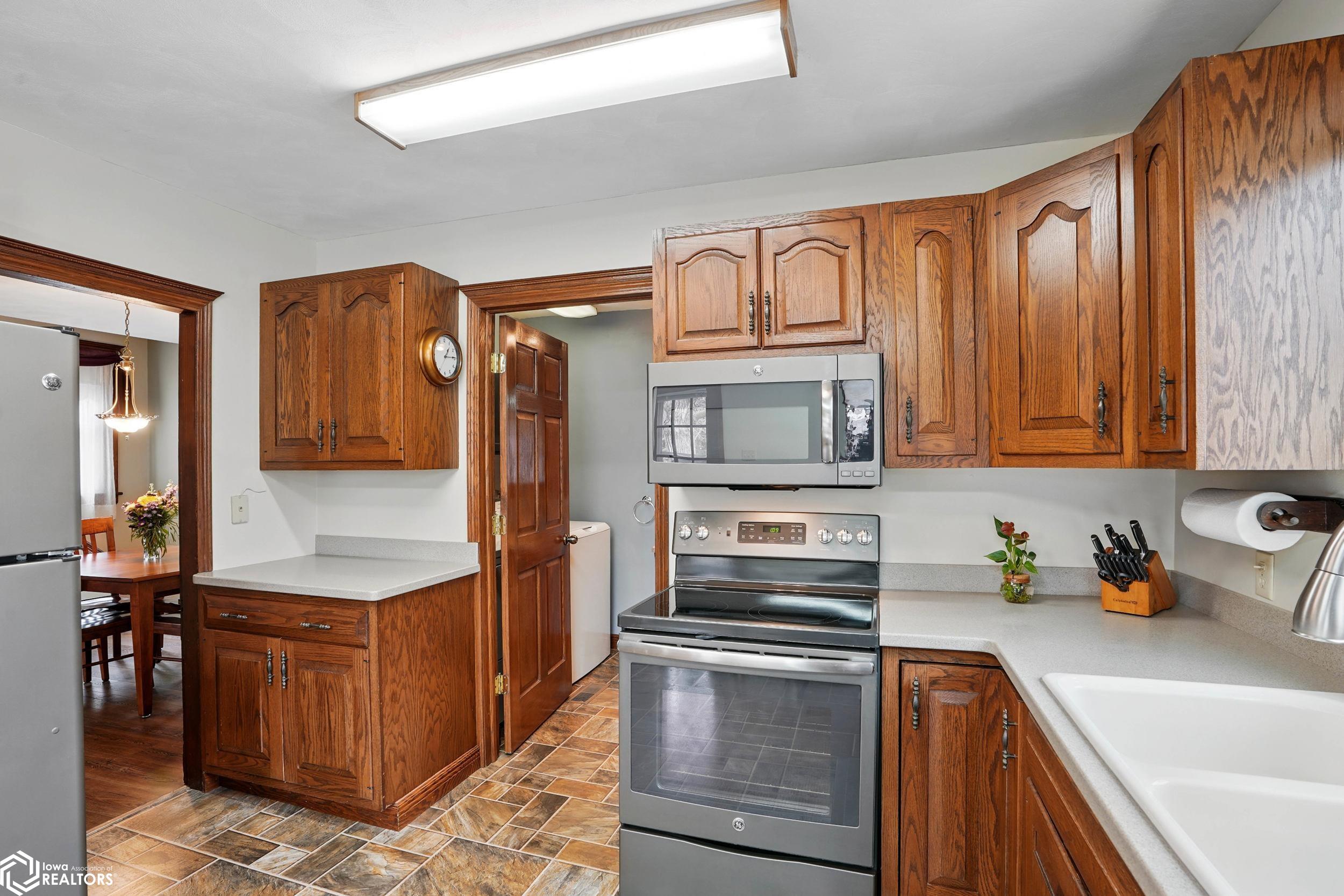 824 S 2nd Avenue, Washington, Iowa image 21