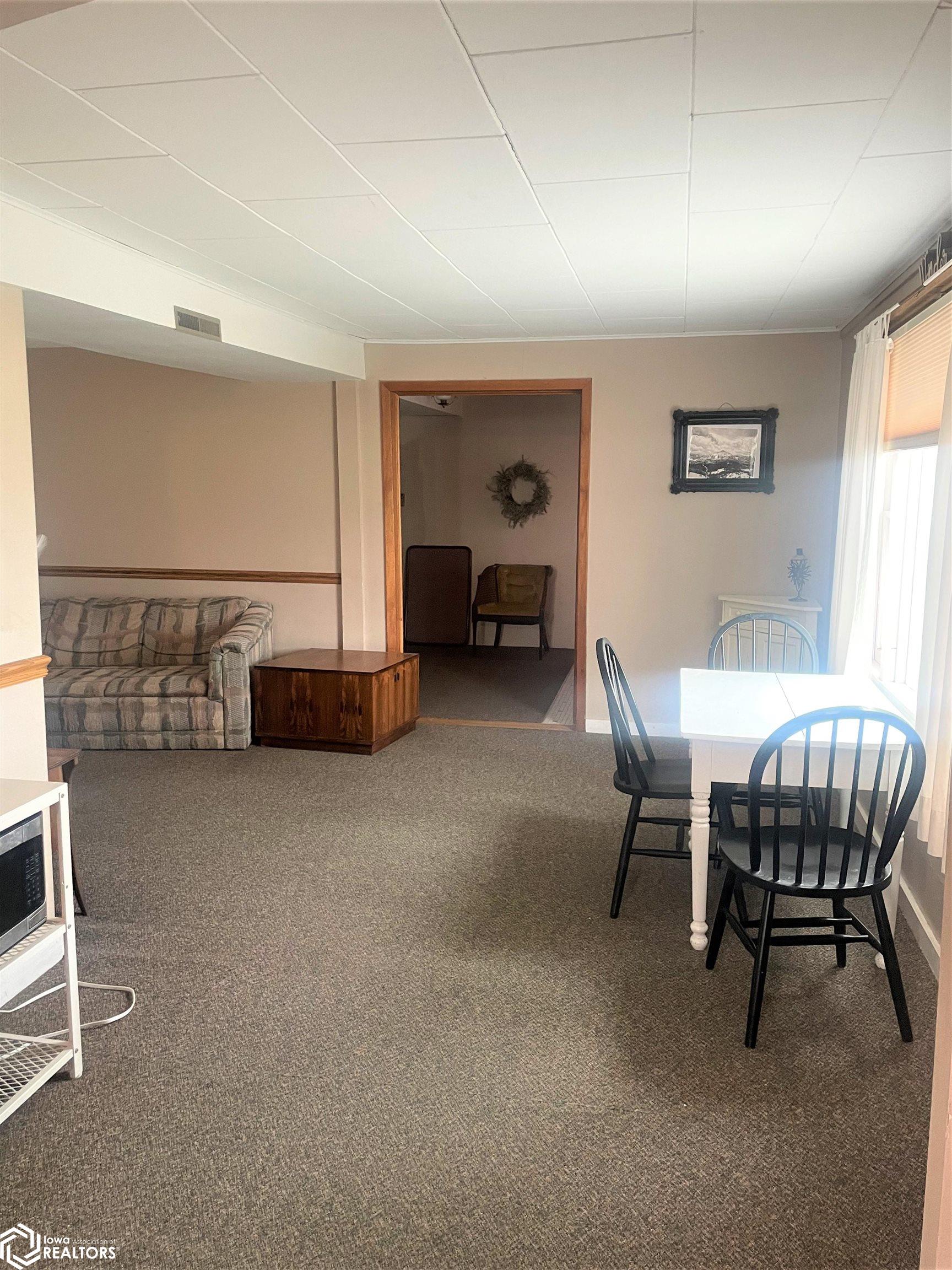 215 3rd Street, Buffalo Center, Iowa image 6