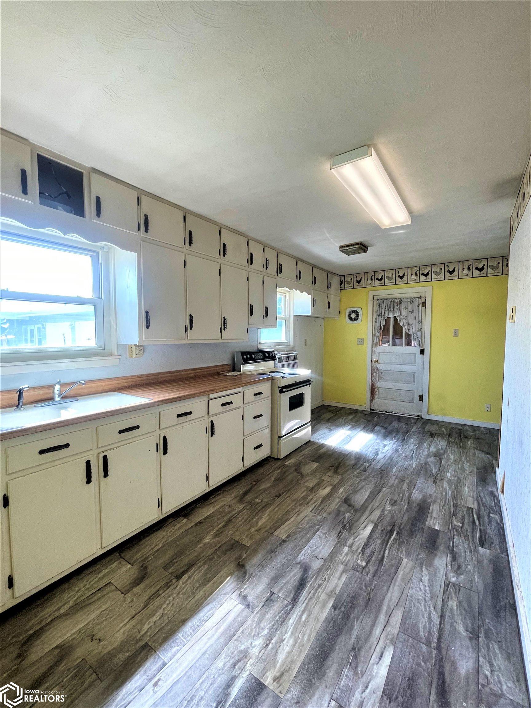 406 5th Street, Bode, Iowa image 3