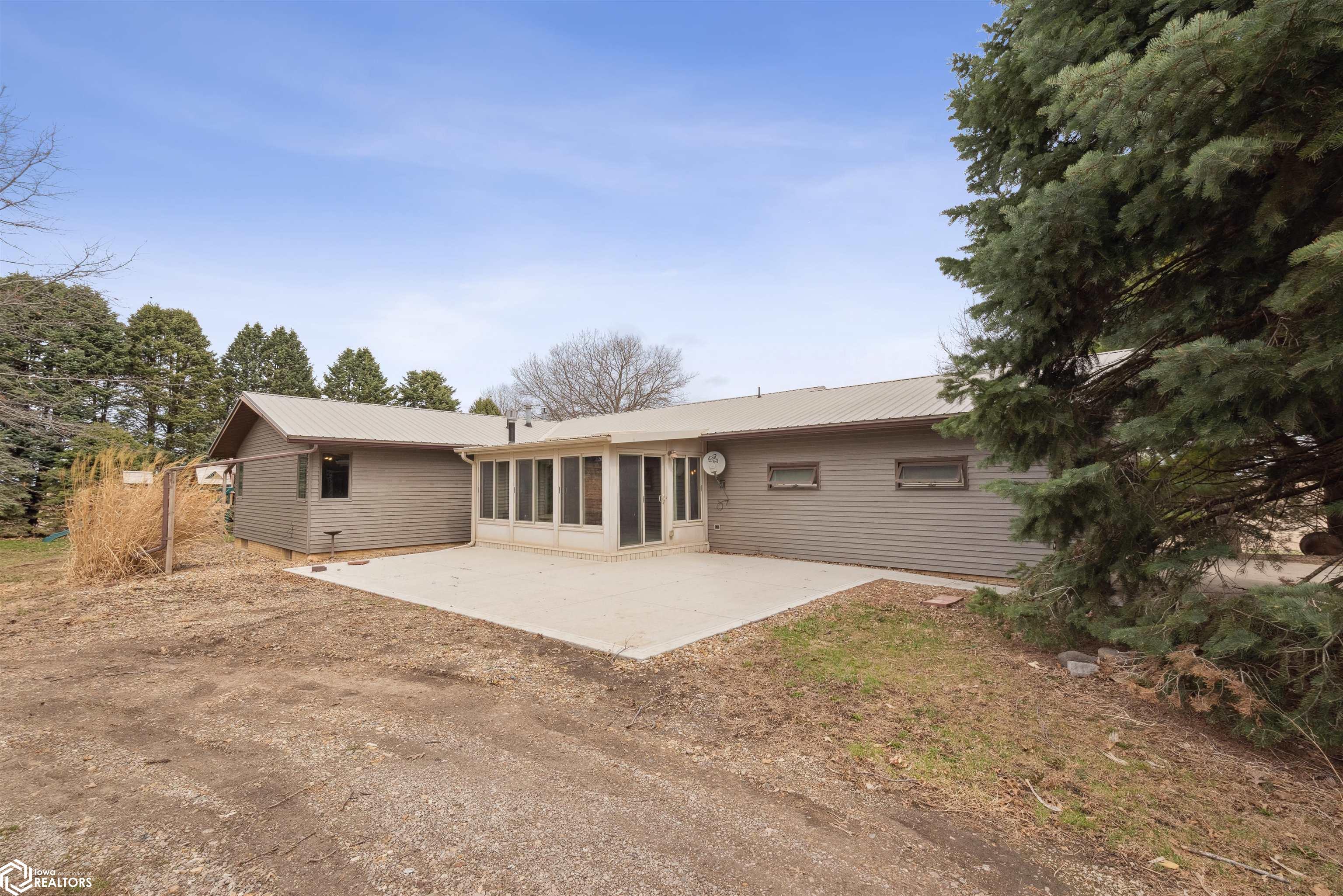 2046 Hart Avenue, State Center, Iowa image 3
