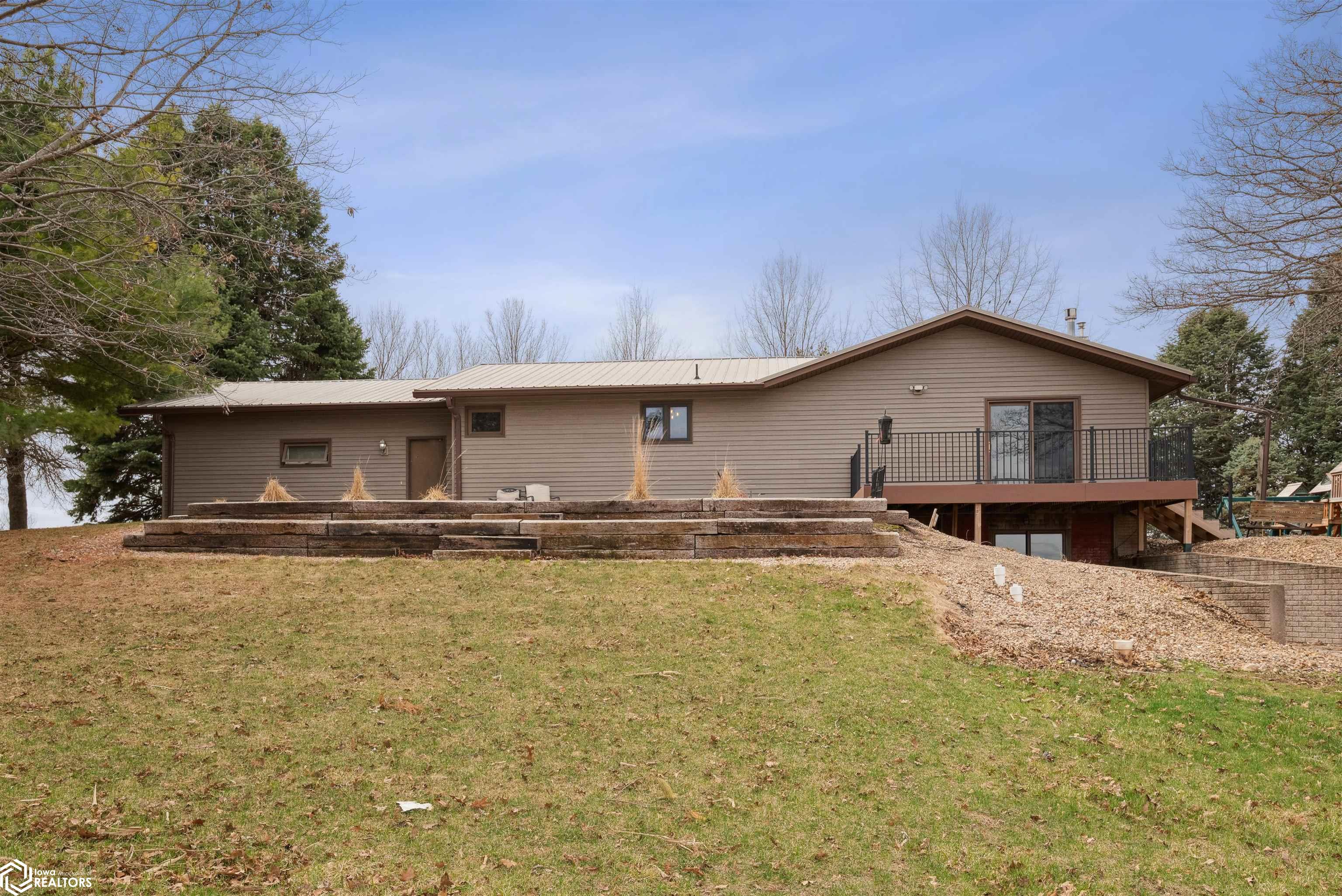 2046 Hart Avenue, State Center, Iowa image 30