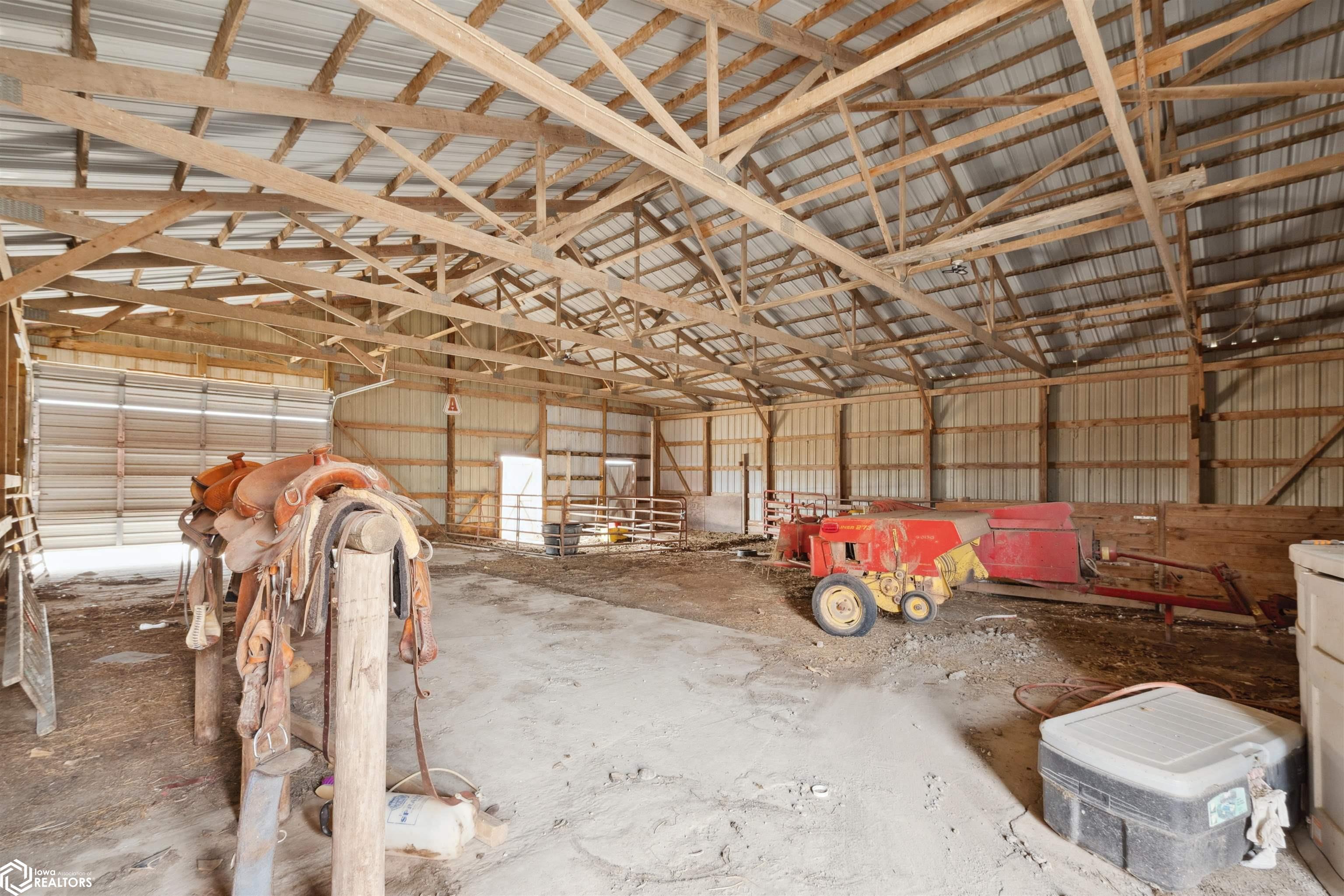2046 Hart Avenue, State Center, Iowa image 37