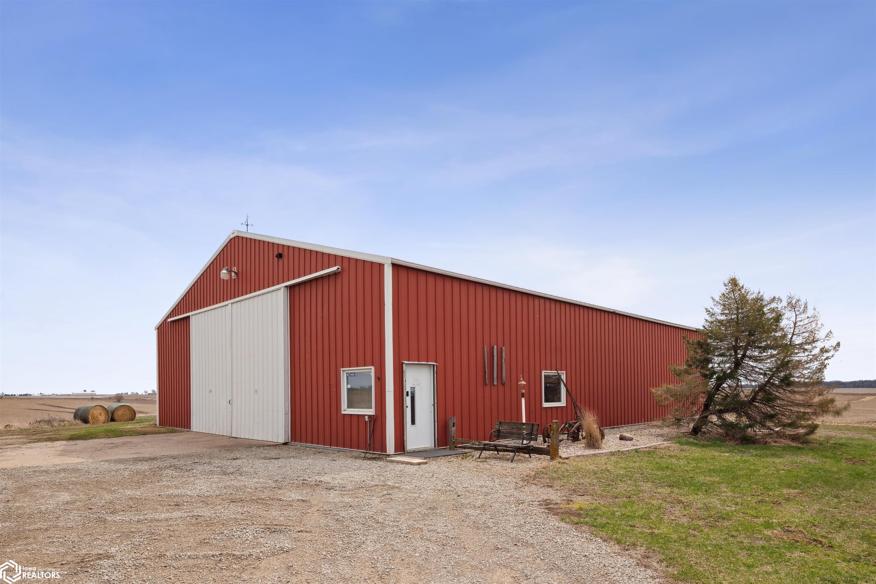 2046 Hart Avenue, State Center, Iowa image 38