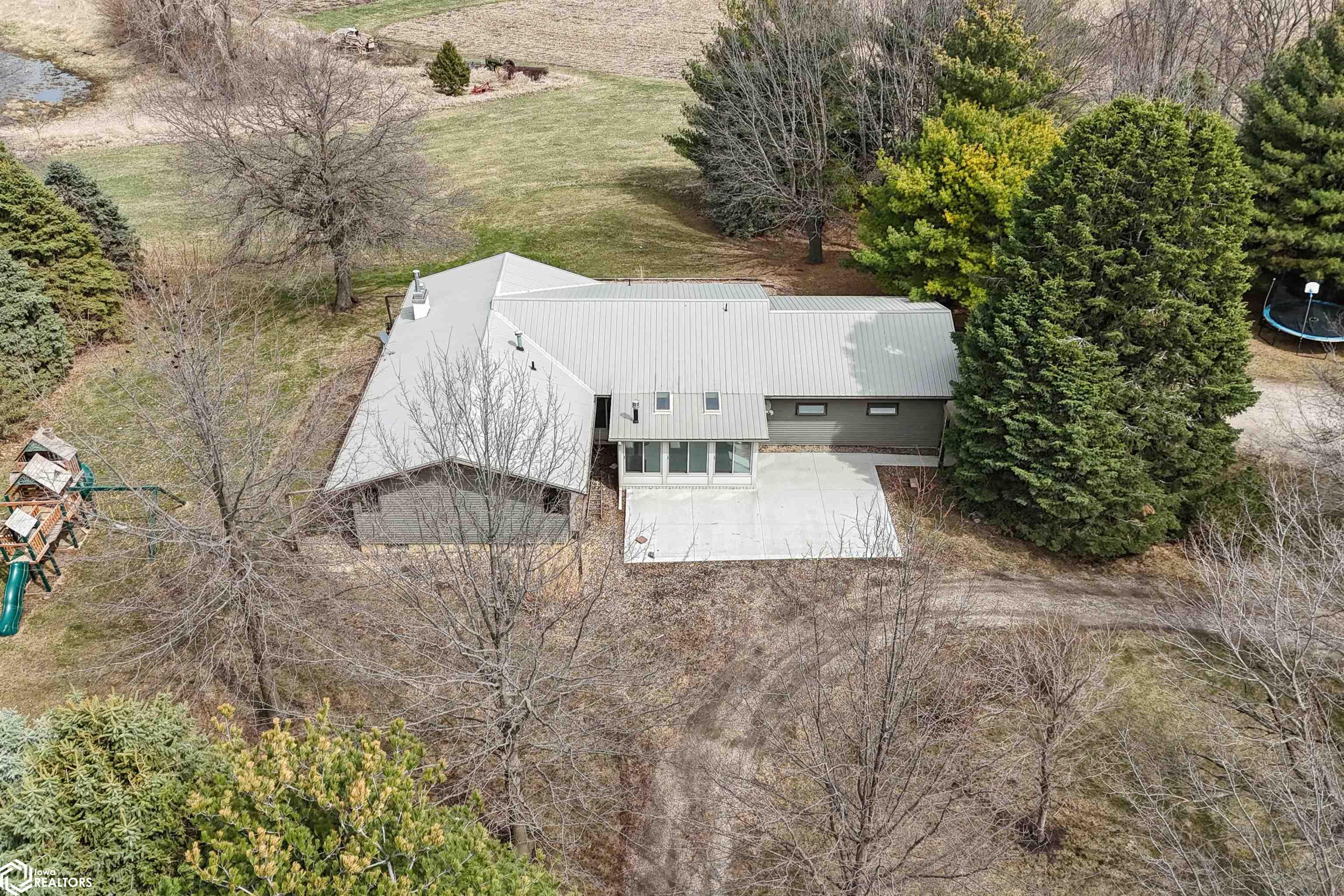 2046 Hart Avenue, State Center, Iowa image 47