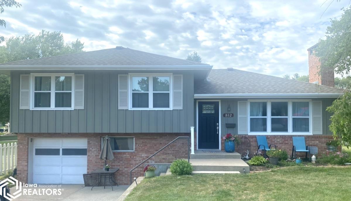 802 Brookridge Circle, Atlantic, Iowa image 1