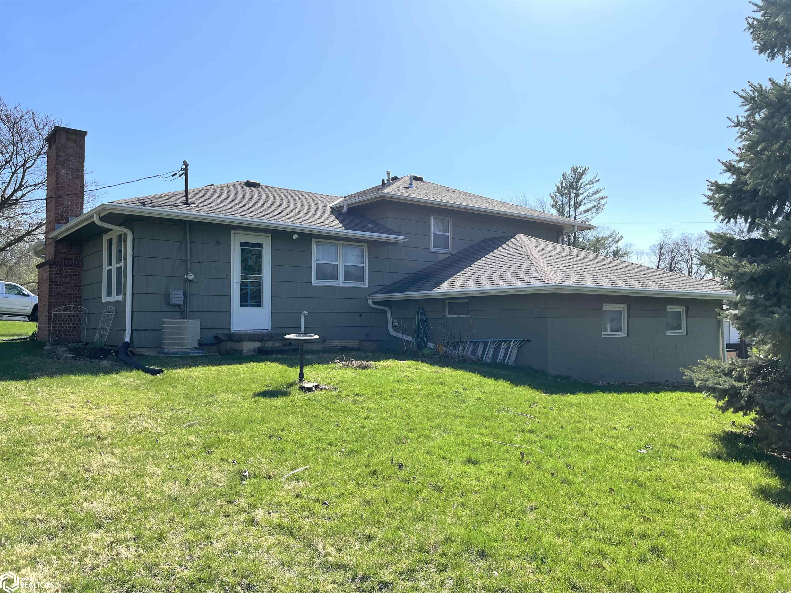 802 Brookridge Circle, Atlantic, Iowa image 2