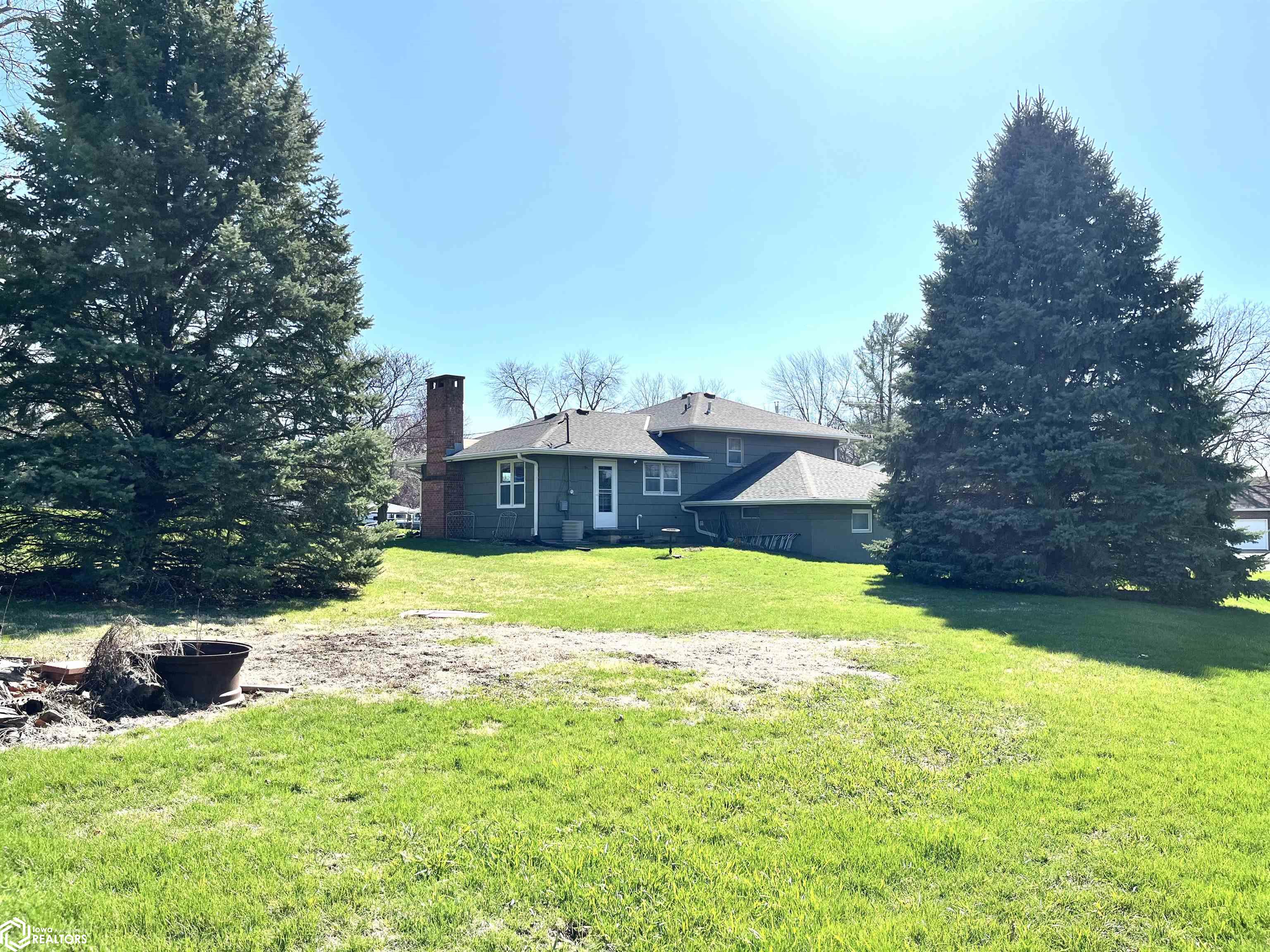 802 Brookridge Circle, Atlantic, Iowa image 3
