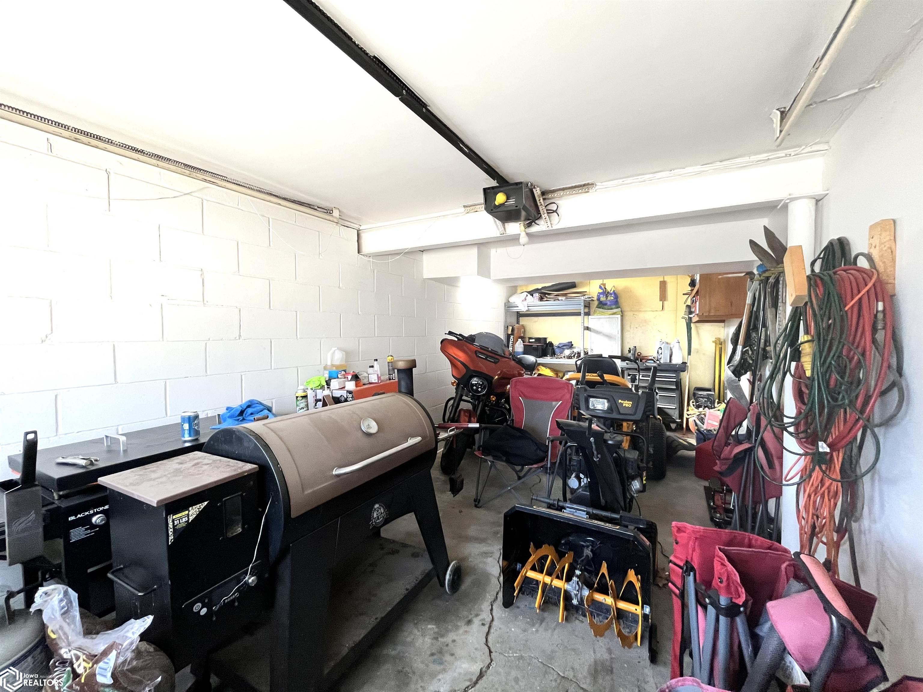 802 Brookridge Circle, Atlantic, Iowa image 32