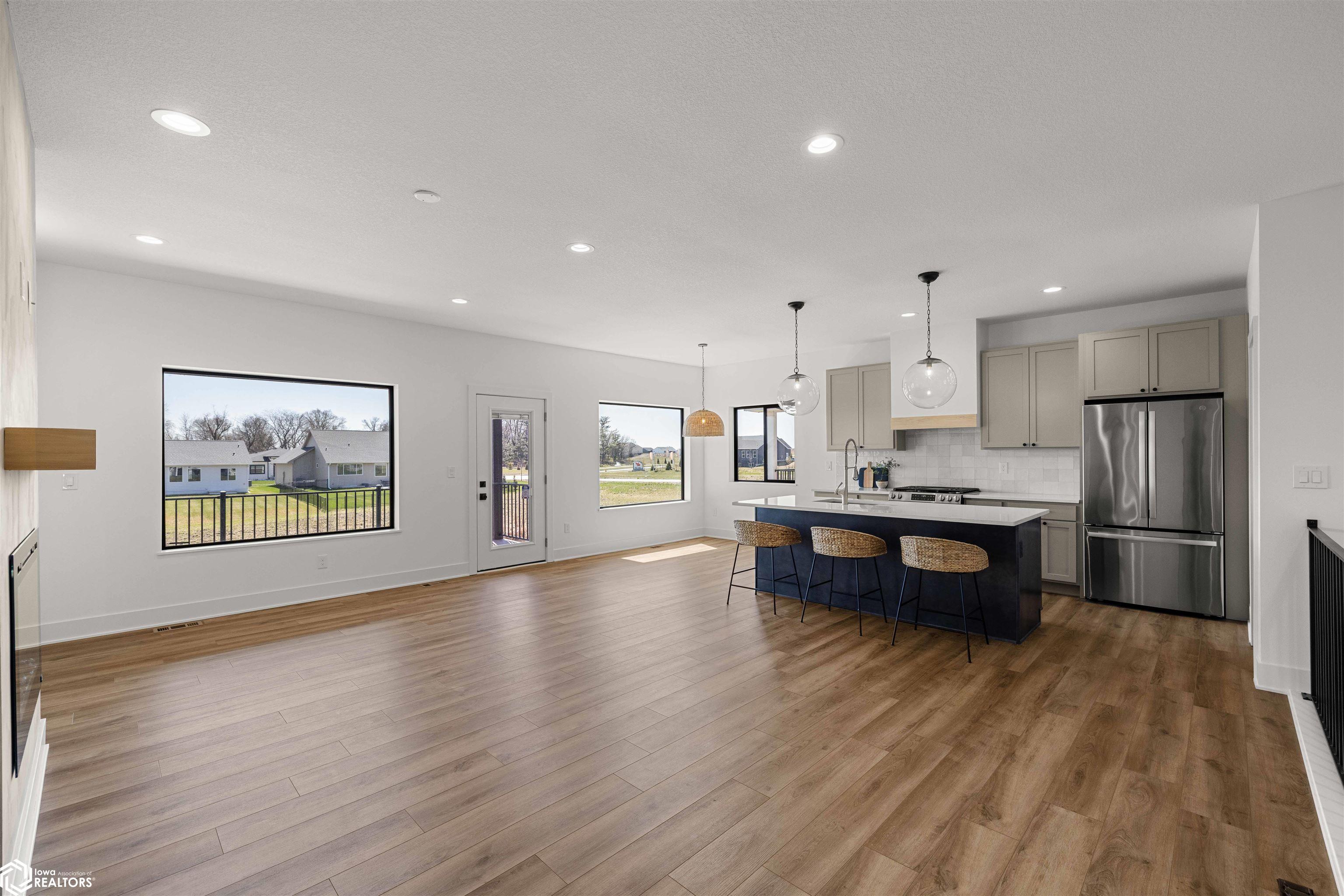 18362 Alpine Drive, Clive, Iowa image 24