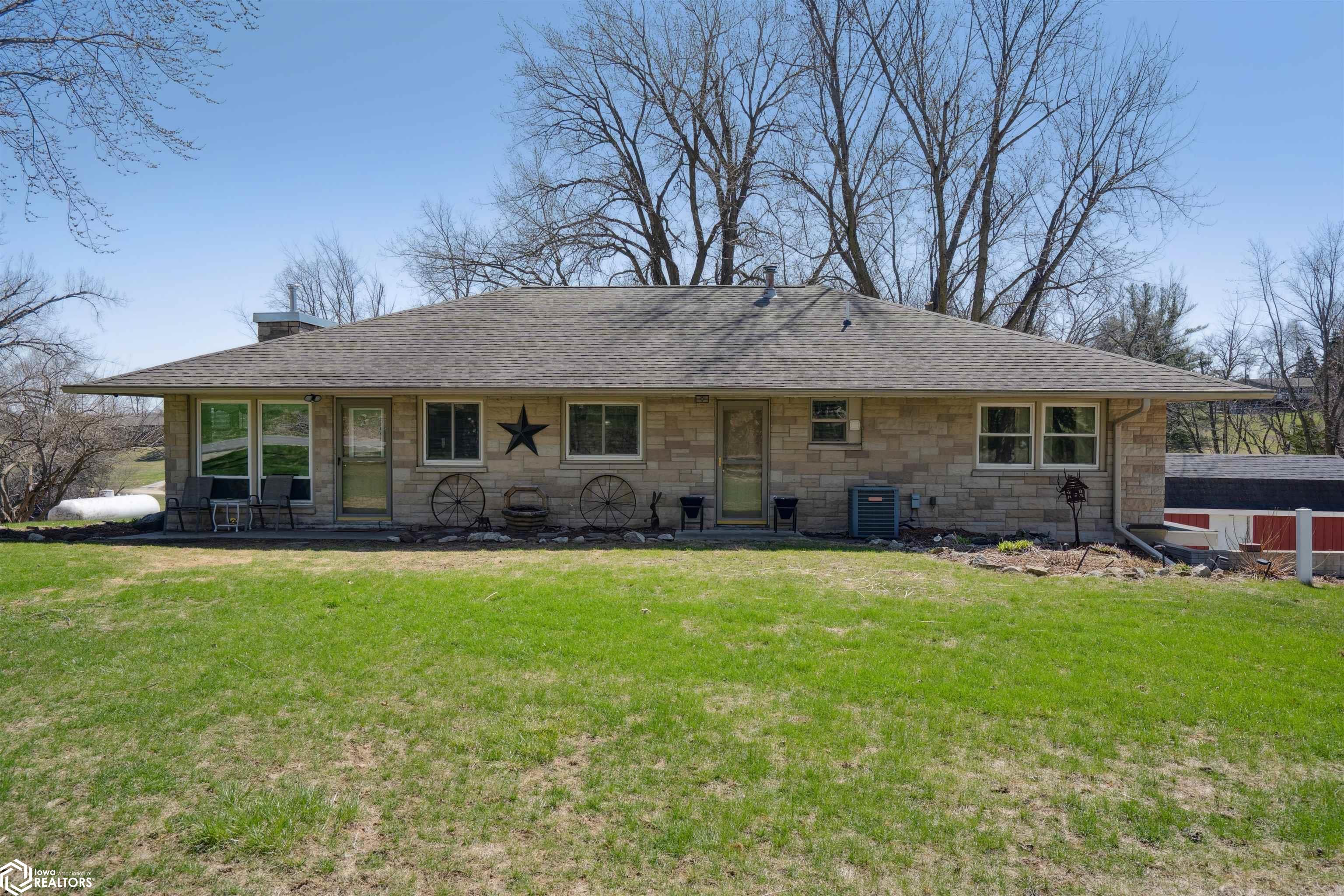 2712 Rockton Drive, Marshalltown, Iowa image 1