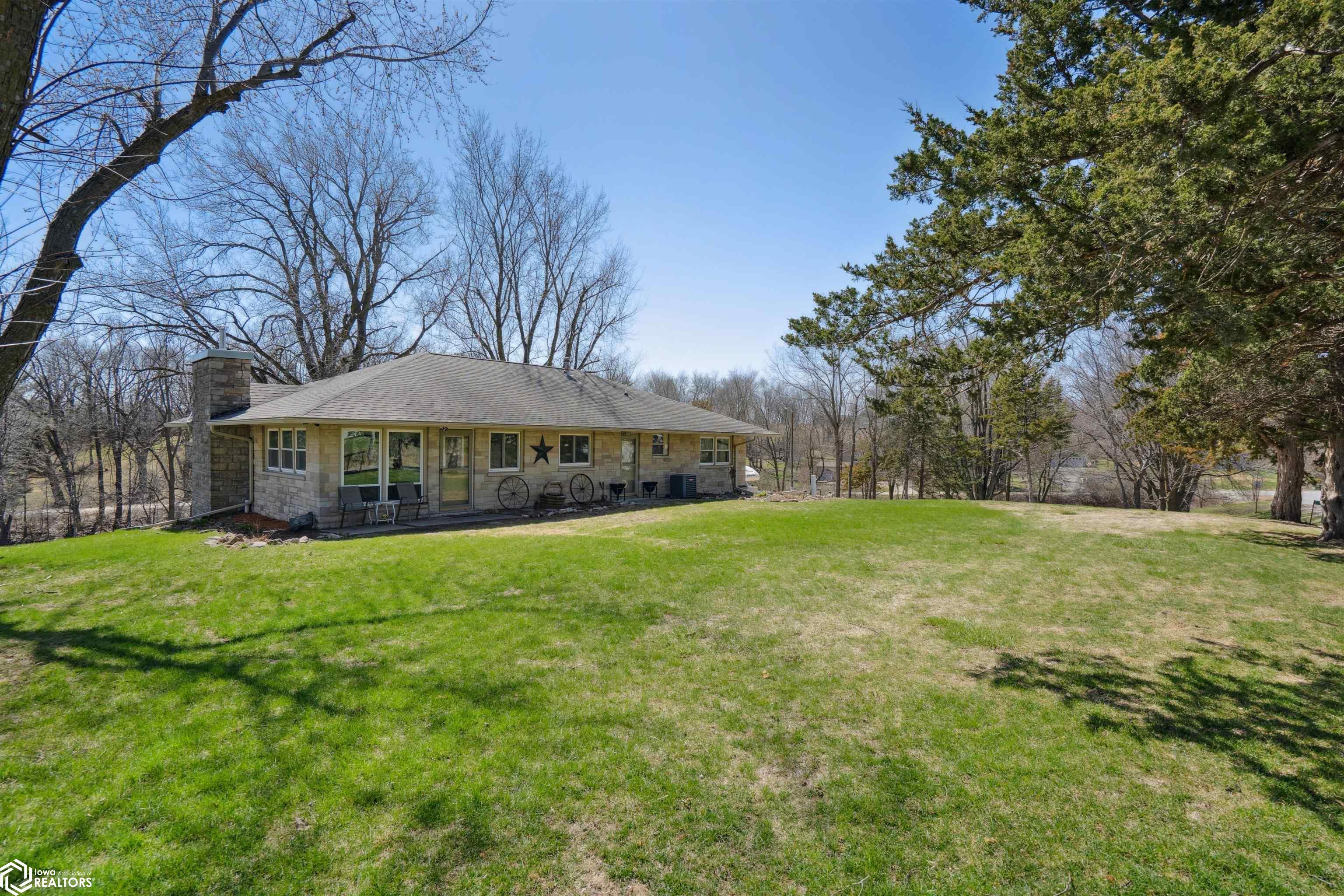 2712 Rockton Drive, Marshalltown, Iowa image 2