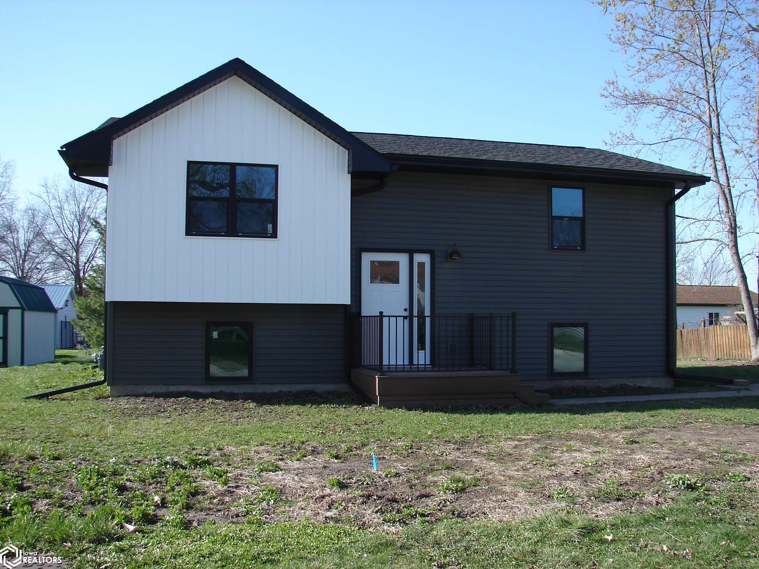 910 W Hill Ave., Mount Pleasant, Iowa image 1