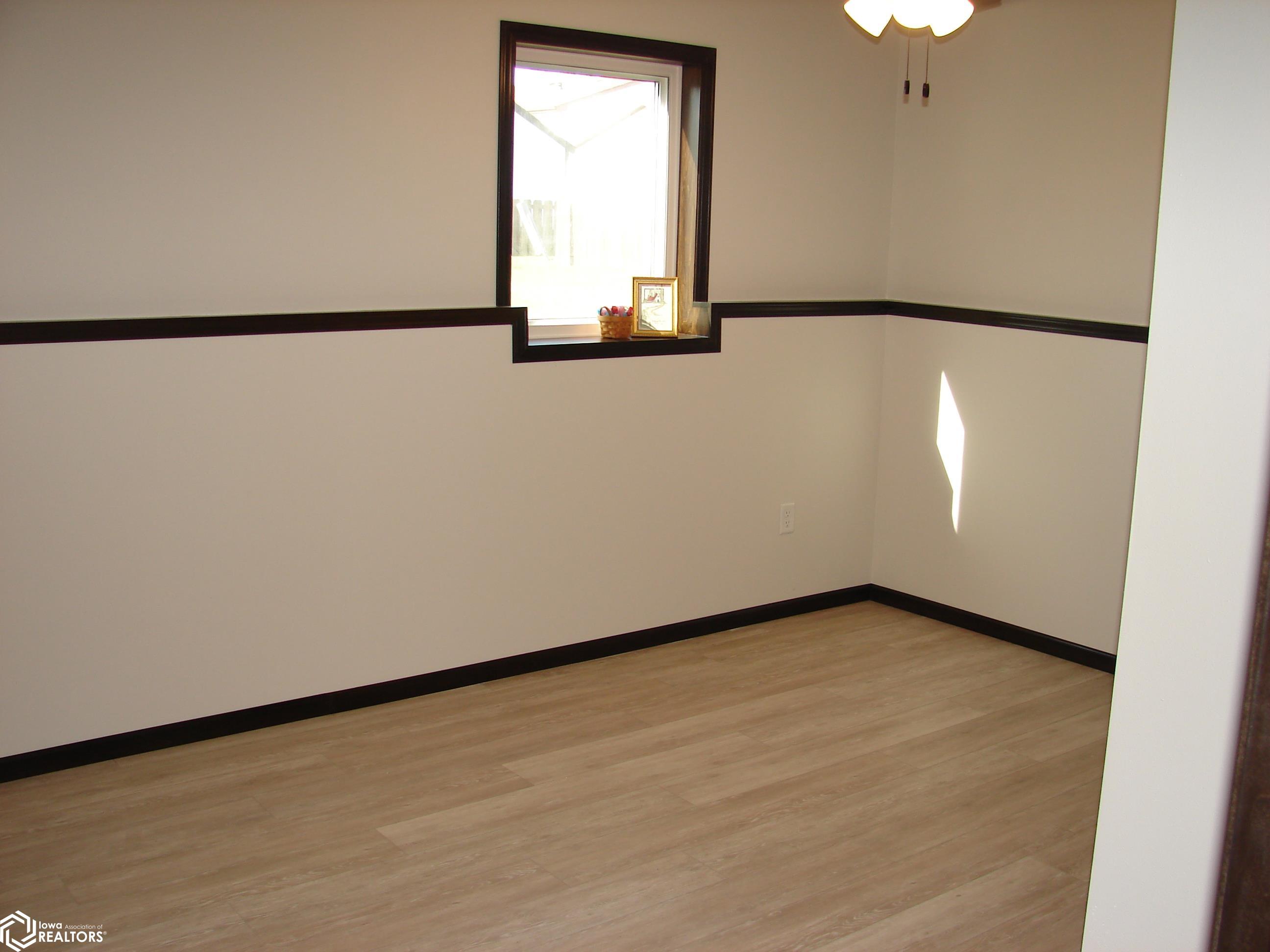 910 W Hill Ave., Mount Pleasant, Iowa image 16