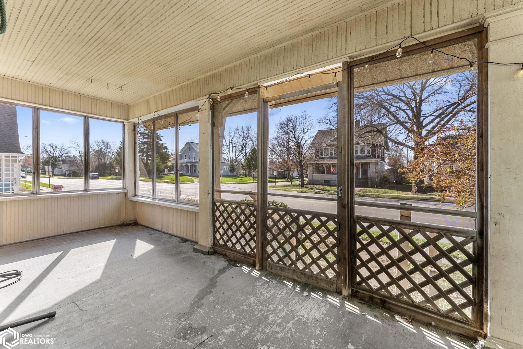 742 E Washington Street, Washington, Iowa image 2