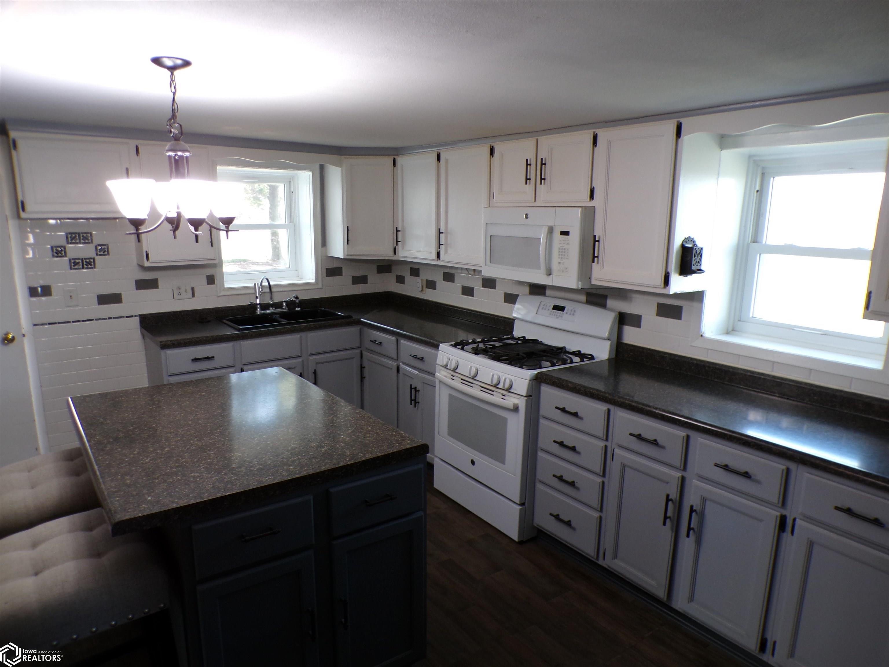 2011 190th Street, Marshalltown, Iowa image 9