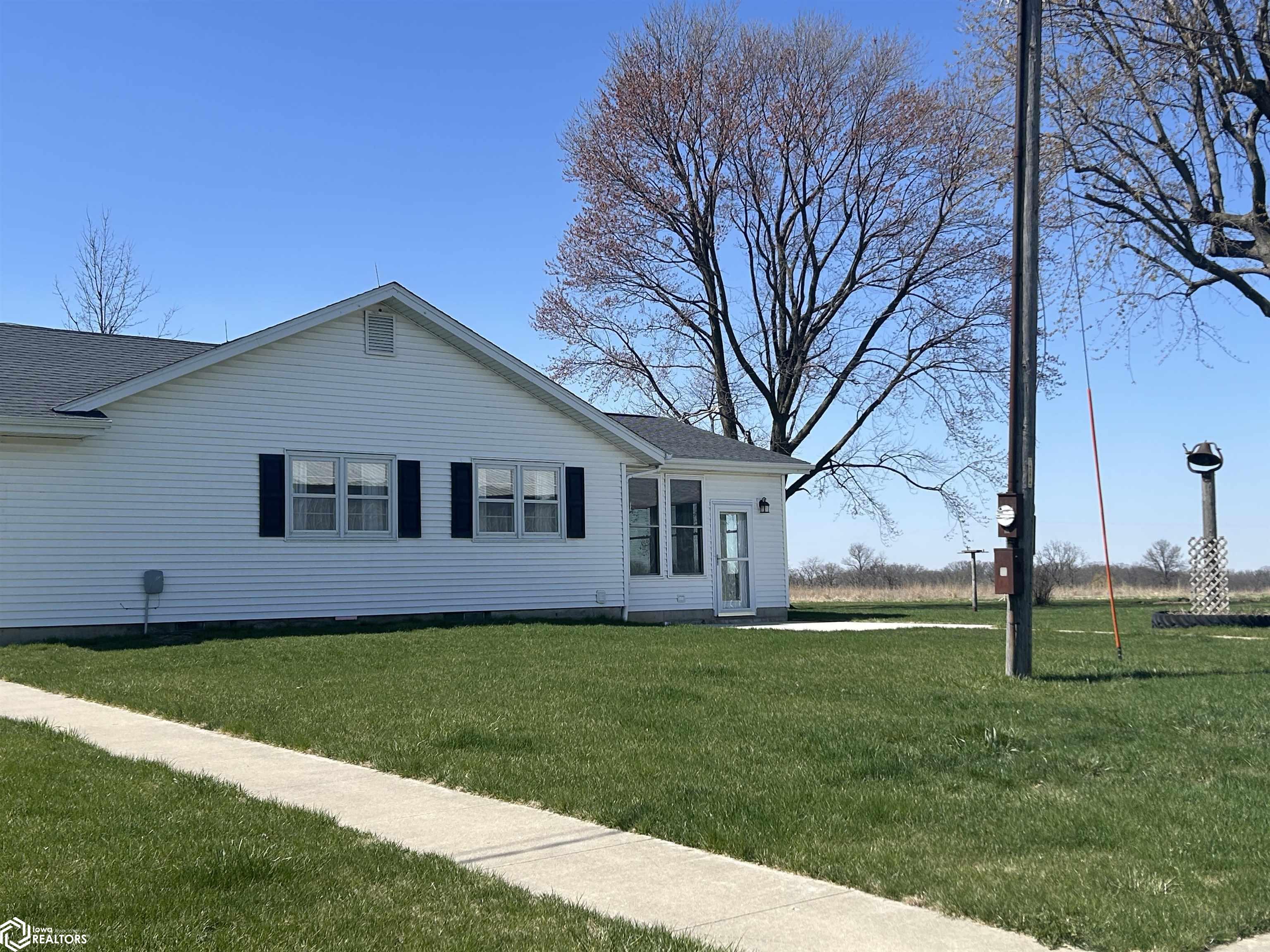3319 100th Street, Batavia, Iowa image 2