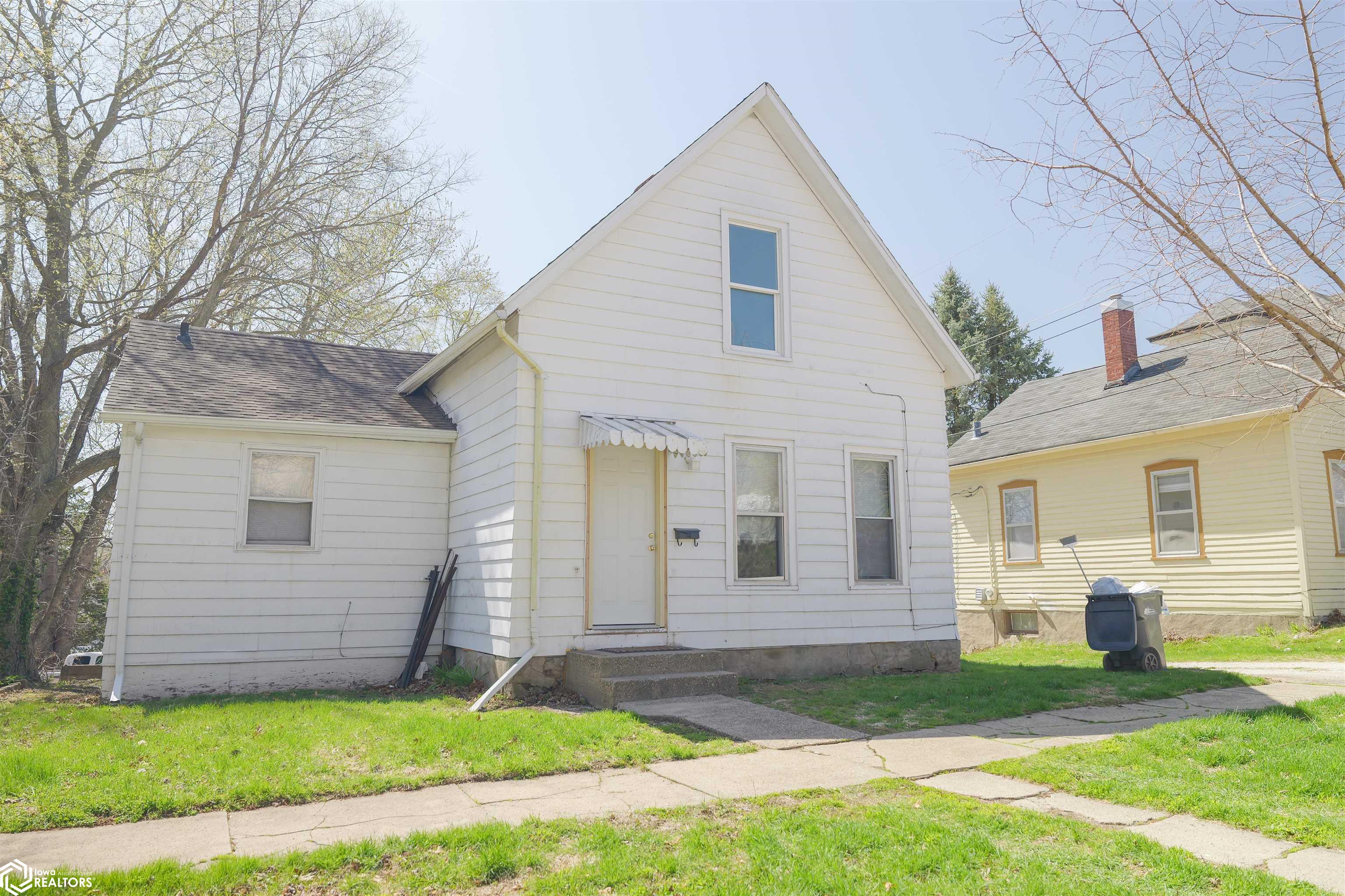 711 Vine, Burlington, Iowa image 1