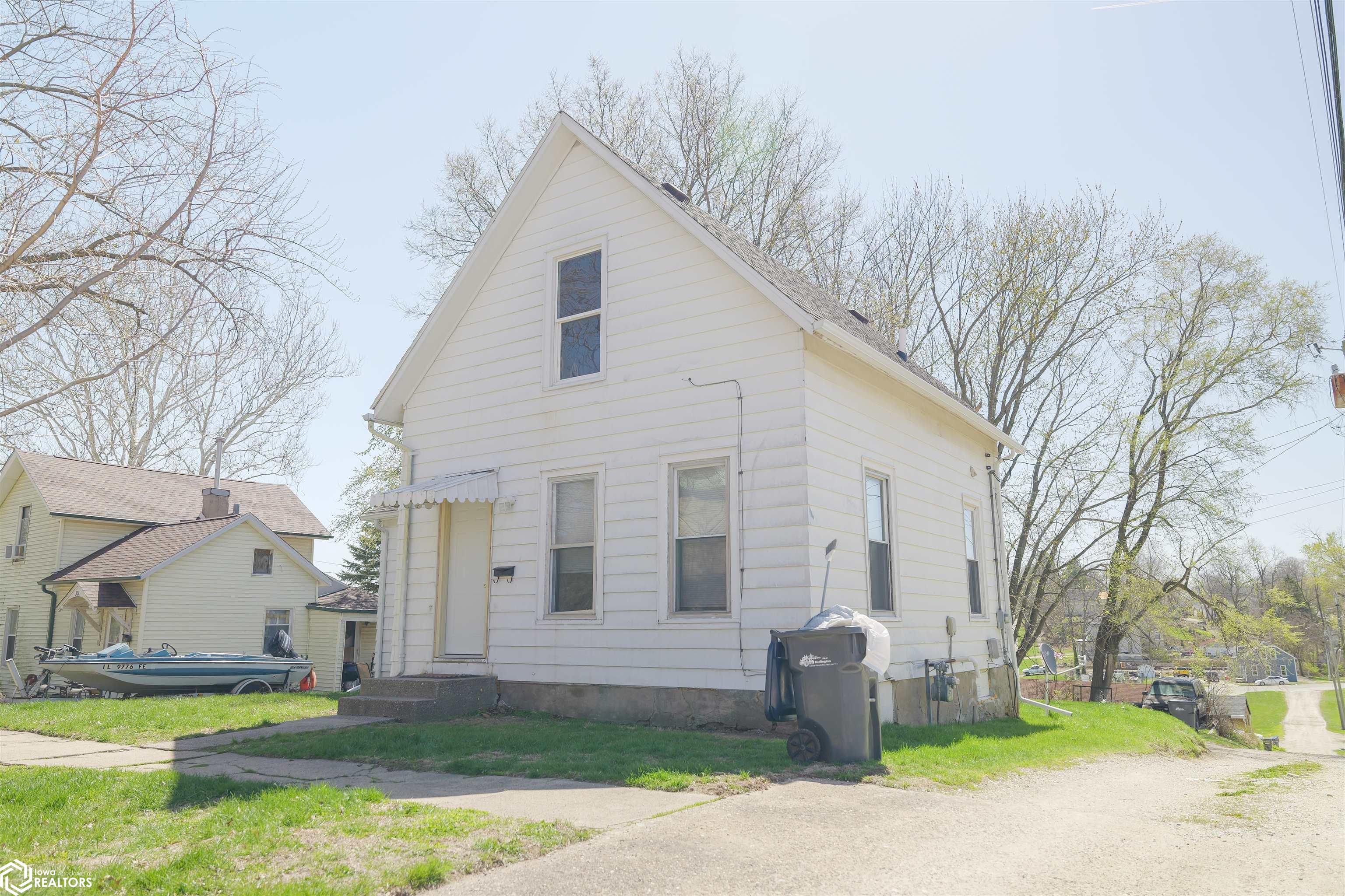 711 Vine, Burlington, Iowa image 2