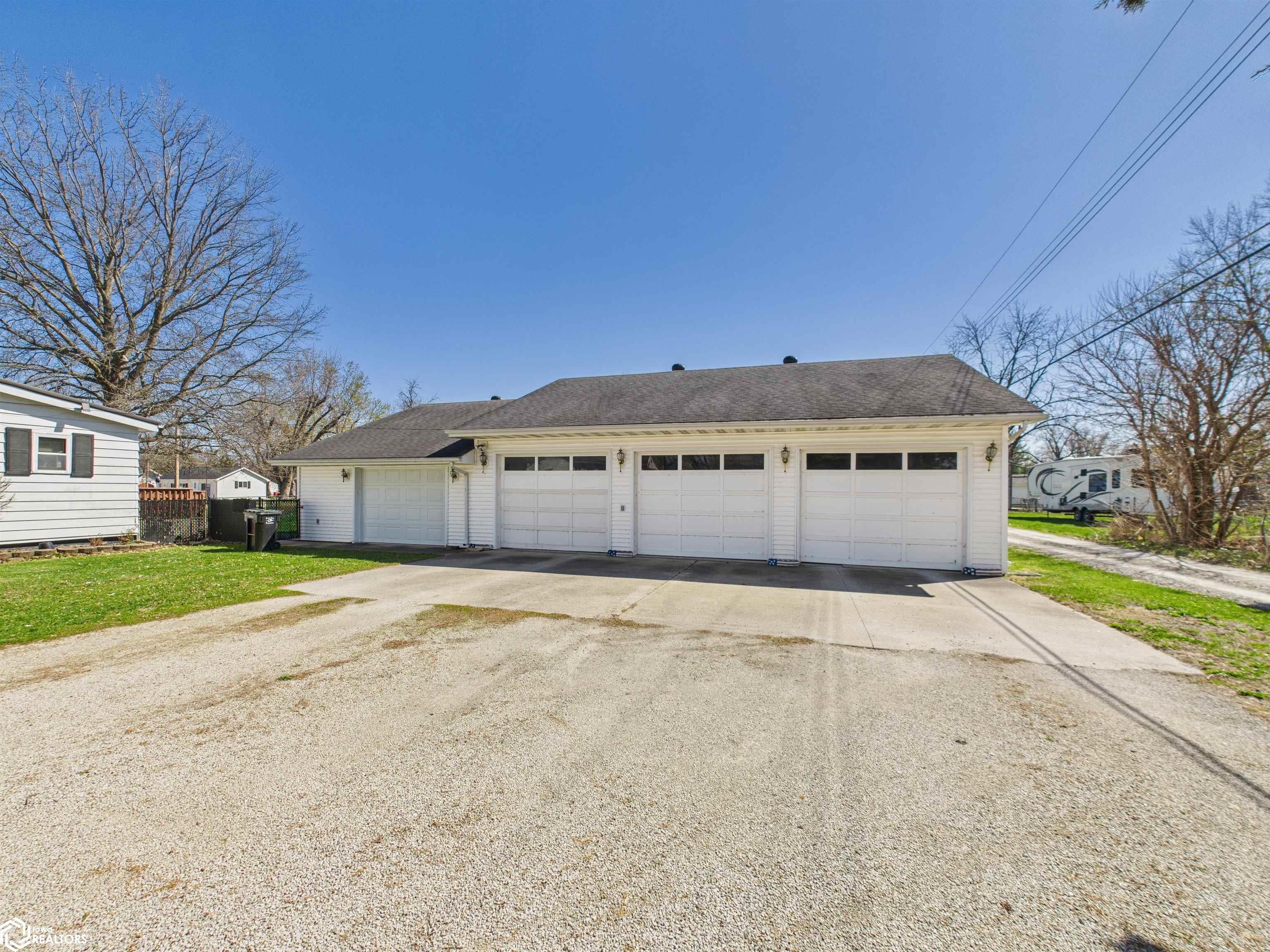 911 S Sheridan Avenue, Ottumwa, Iowa image 2