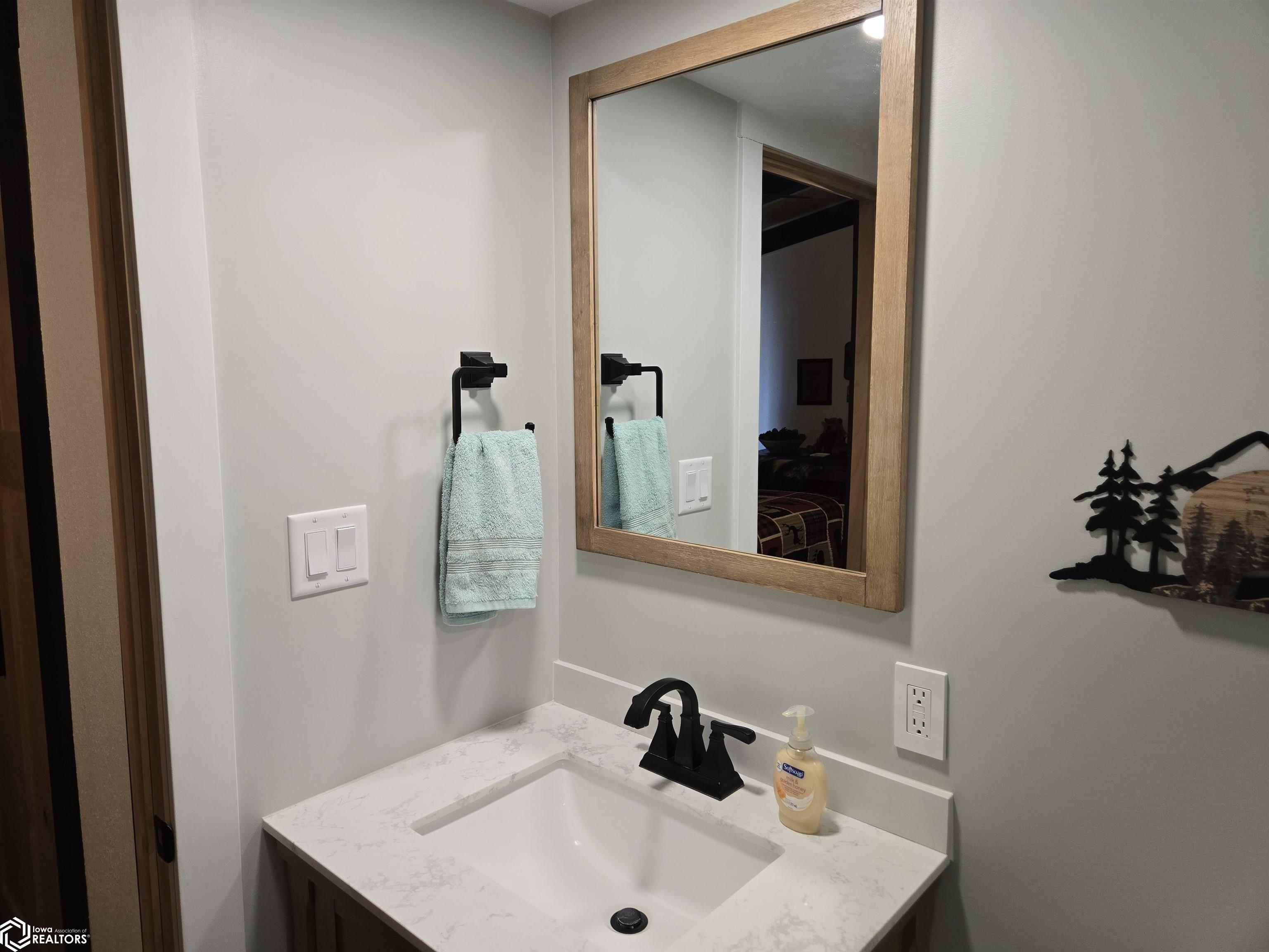 2700 N Shore Drive #E1-15A, Clear Lake, Iowa image 11
